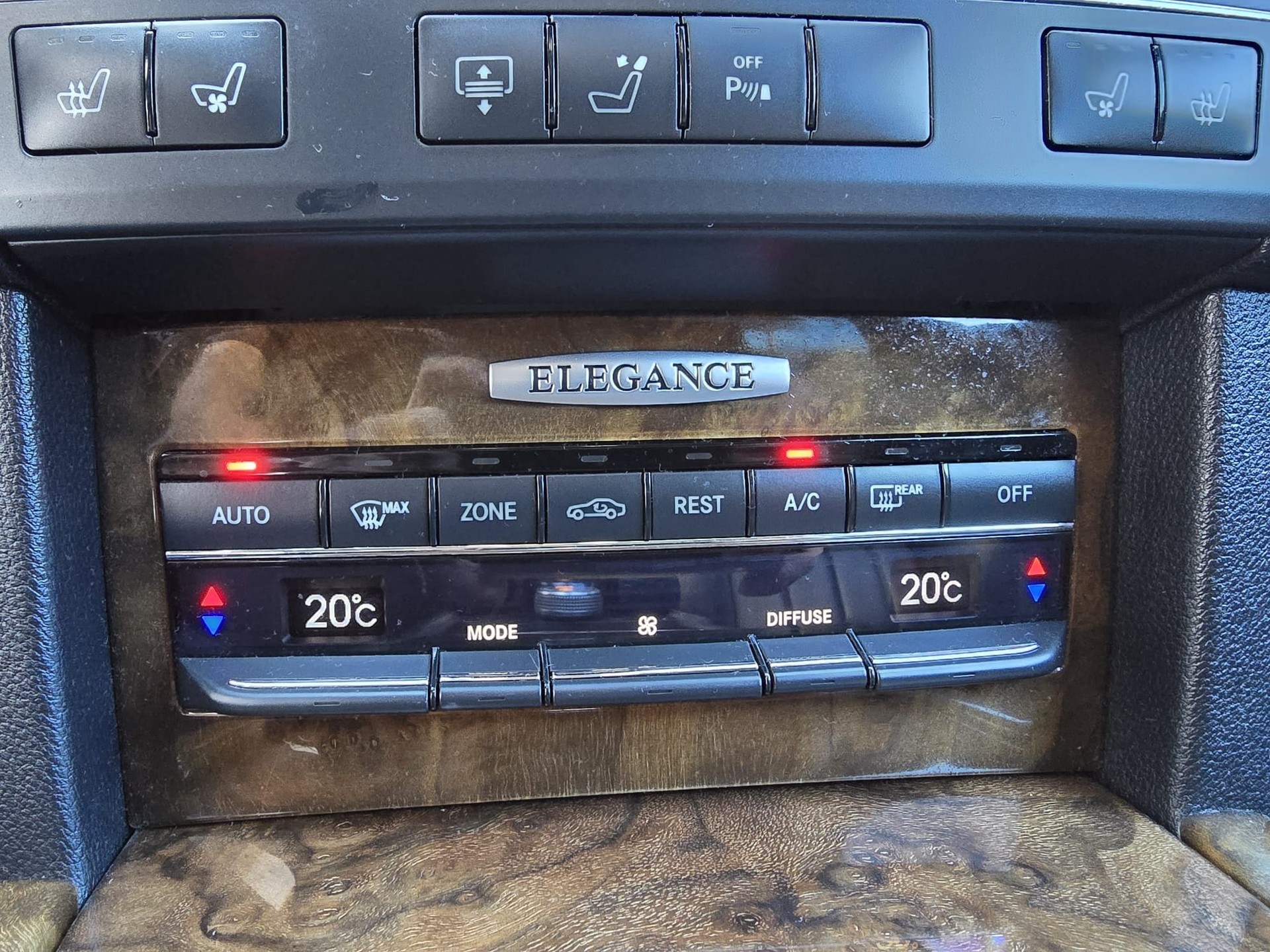 MERCEDES-BENZ E 350 CGI BlueEfficiency Elégance 7G-Tronic-image-12