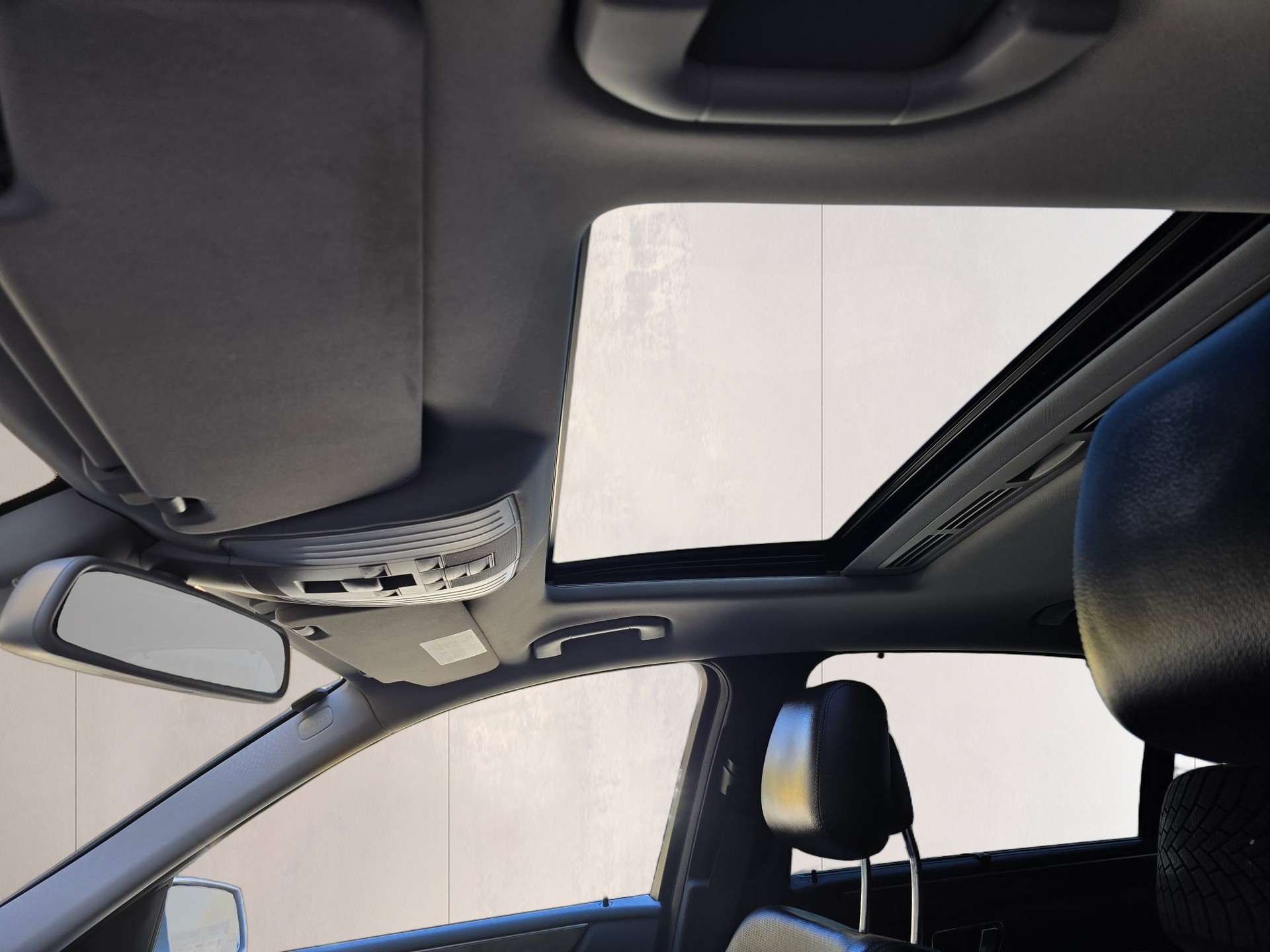 MERCEDES-BENZ E 350 CGI BlueEfficiency Elégance 7G-Tronic-image-14