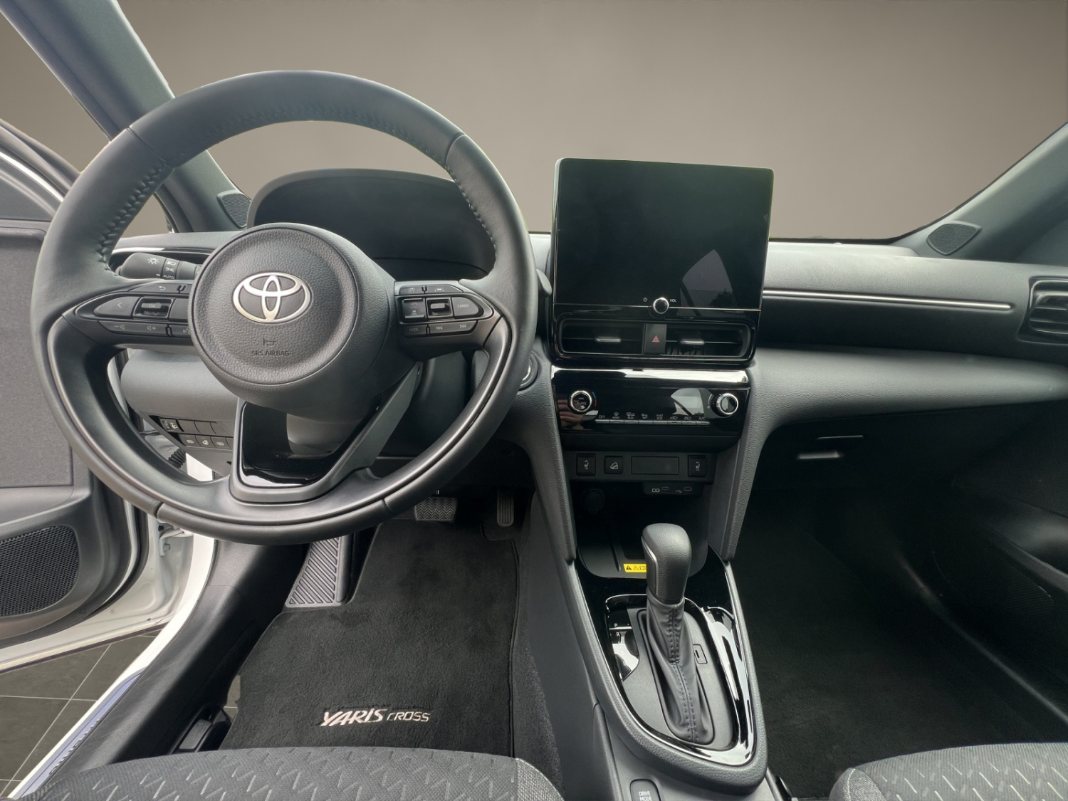 TOYOTA Yaris Cross 1.5 VVT-i HSD Trend AWD-i-image-9