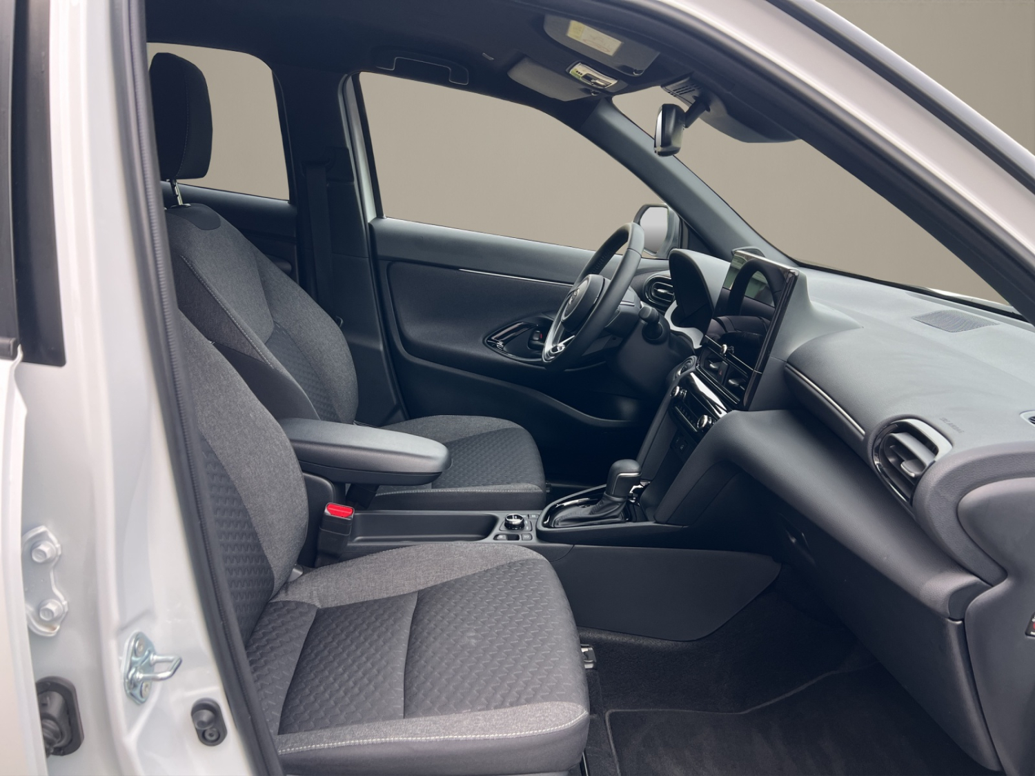 TOYOTA Yaris Cross 1.5 VVT-i HSD Trend AWD-i-image-18