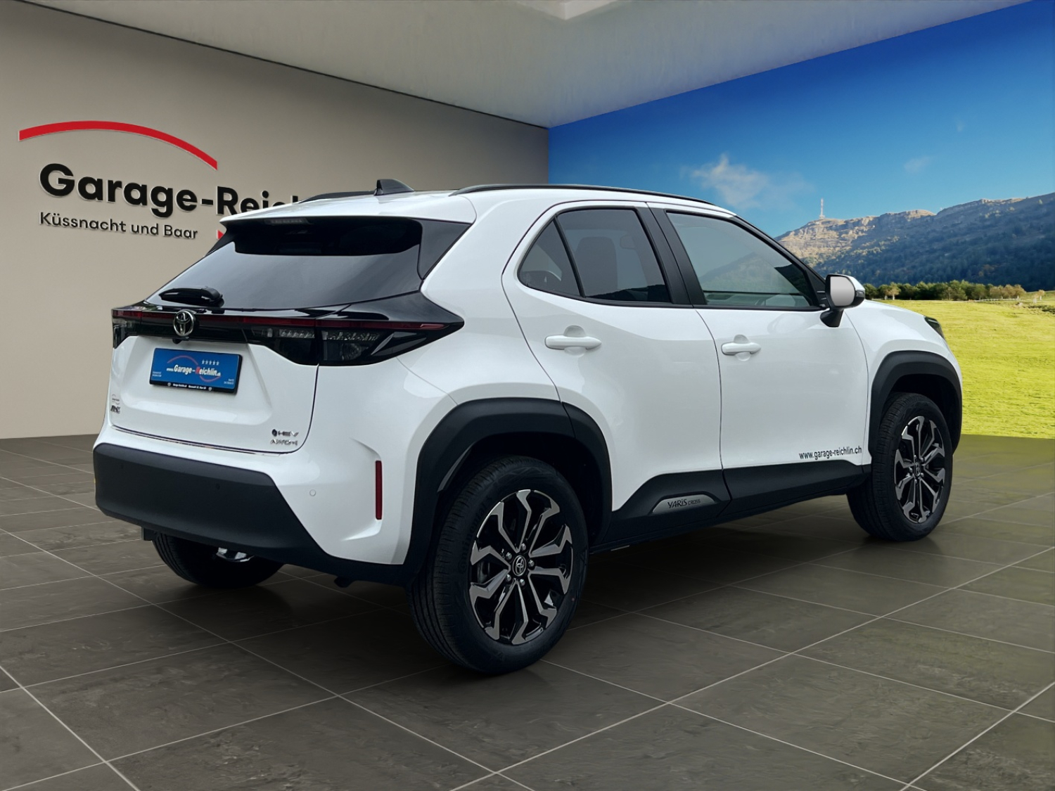 TOYOTA Yaris Cross 1.5 VVT-i HSD Trend AWD-i-image-4