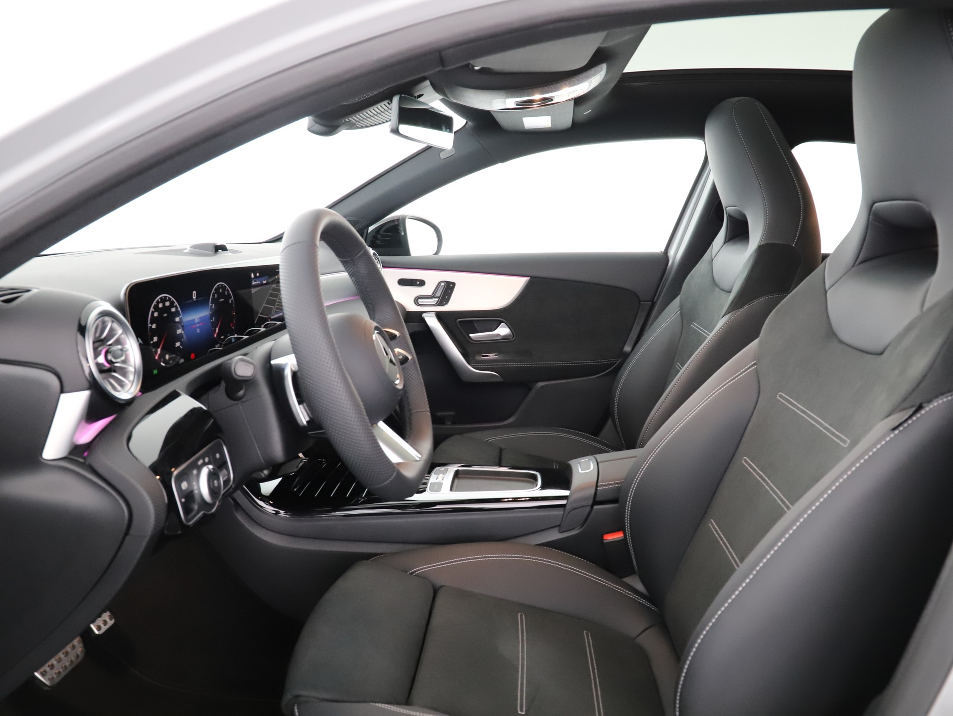 MERCEDES-BENZ A 200 Night Star 7G-DCT-image-8