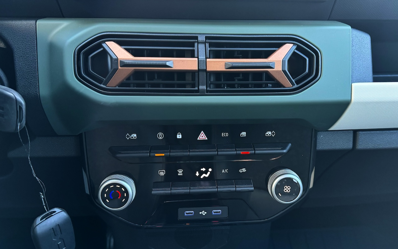 DACIA Spring 27 kWh Electric 65 Extreme-image-21