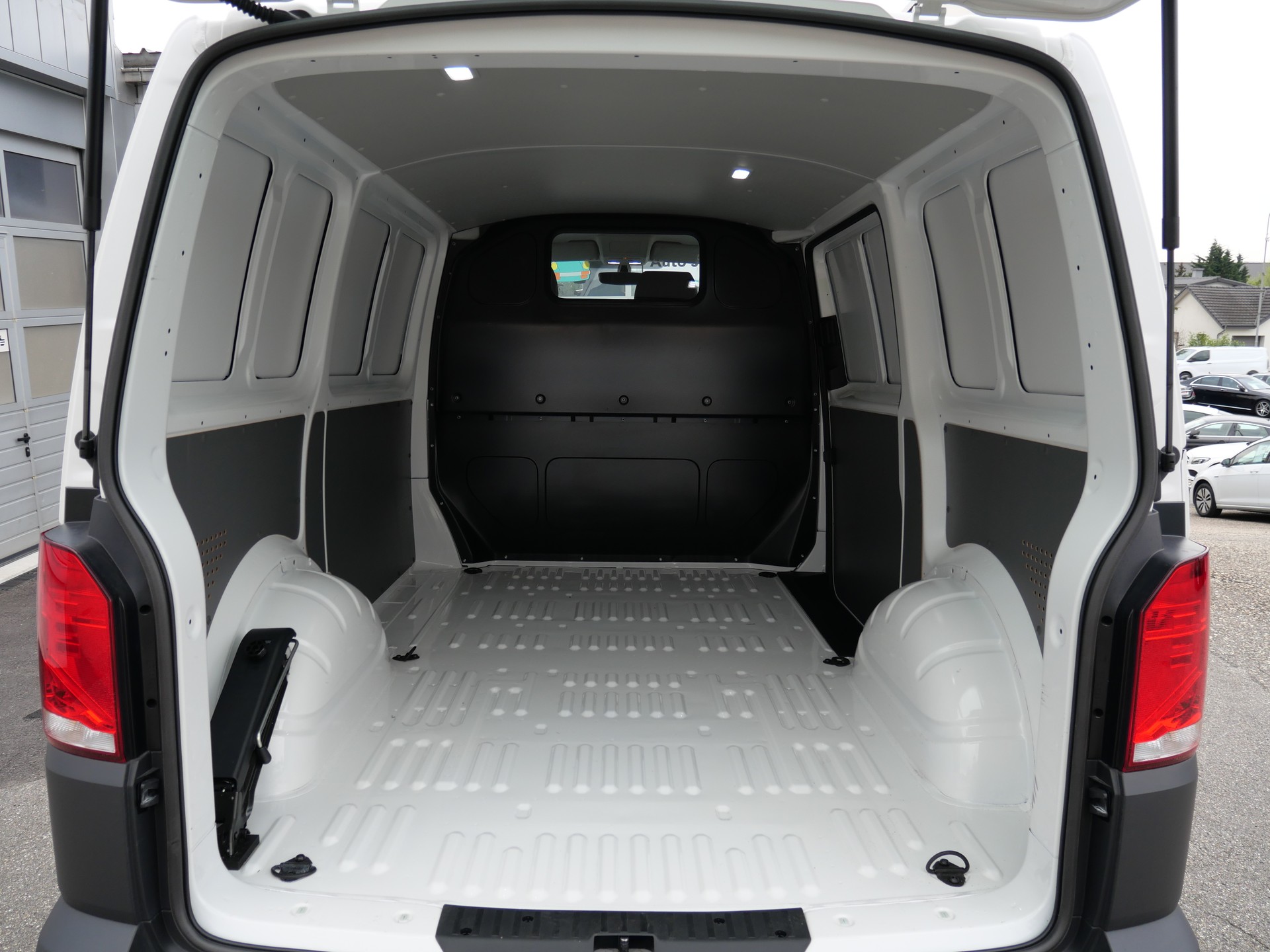 VW T6.1 2.0 TDI 4Motion-image-7
