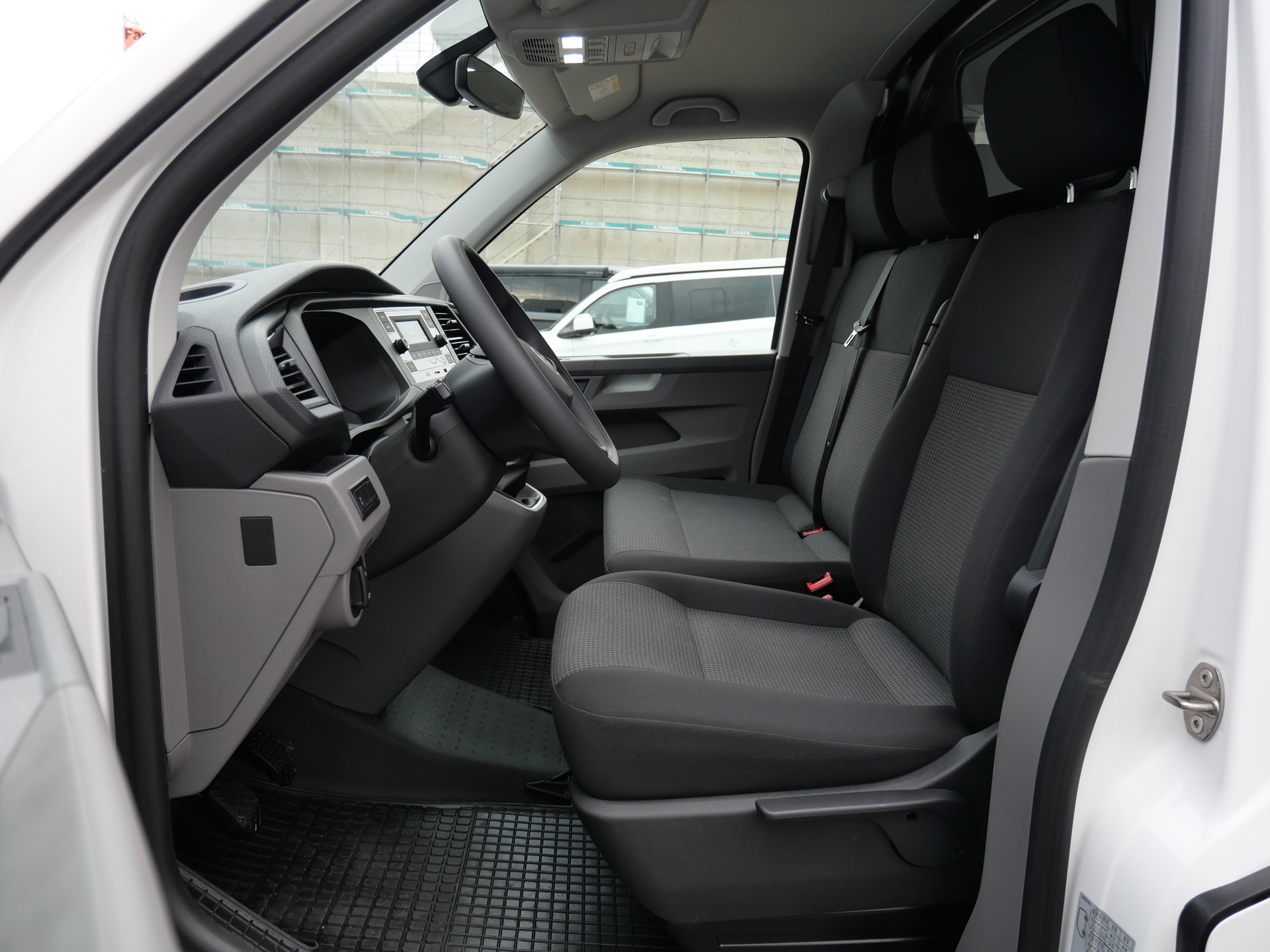 VW T6.1 2.0 TDI 4Motion-image-11