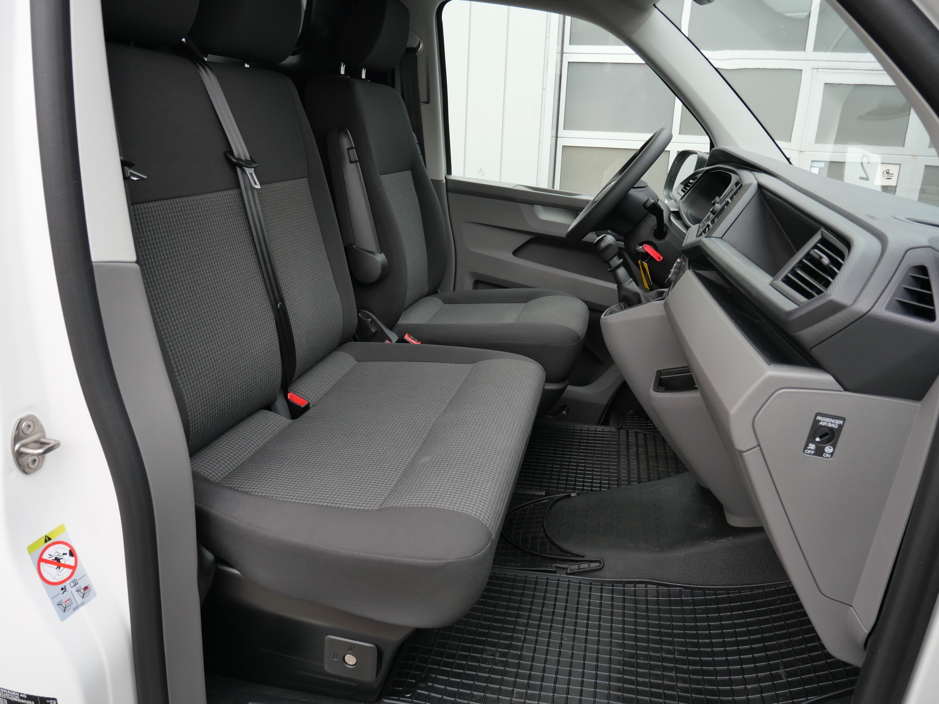 VW T6.1 2.0 TDI 4Motion-image-9