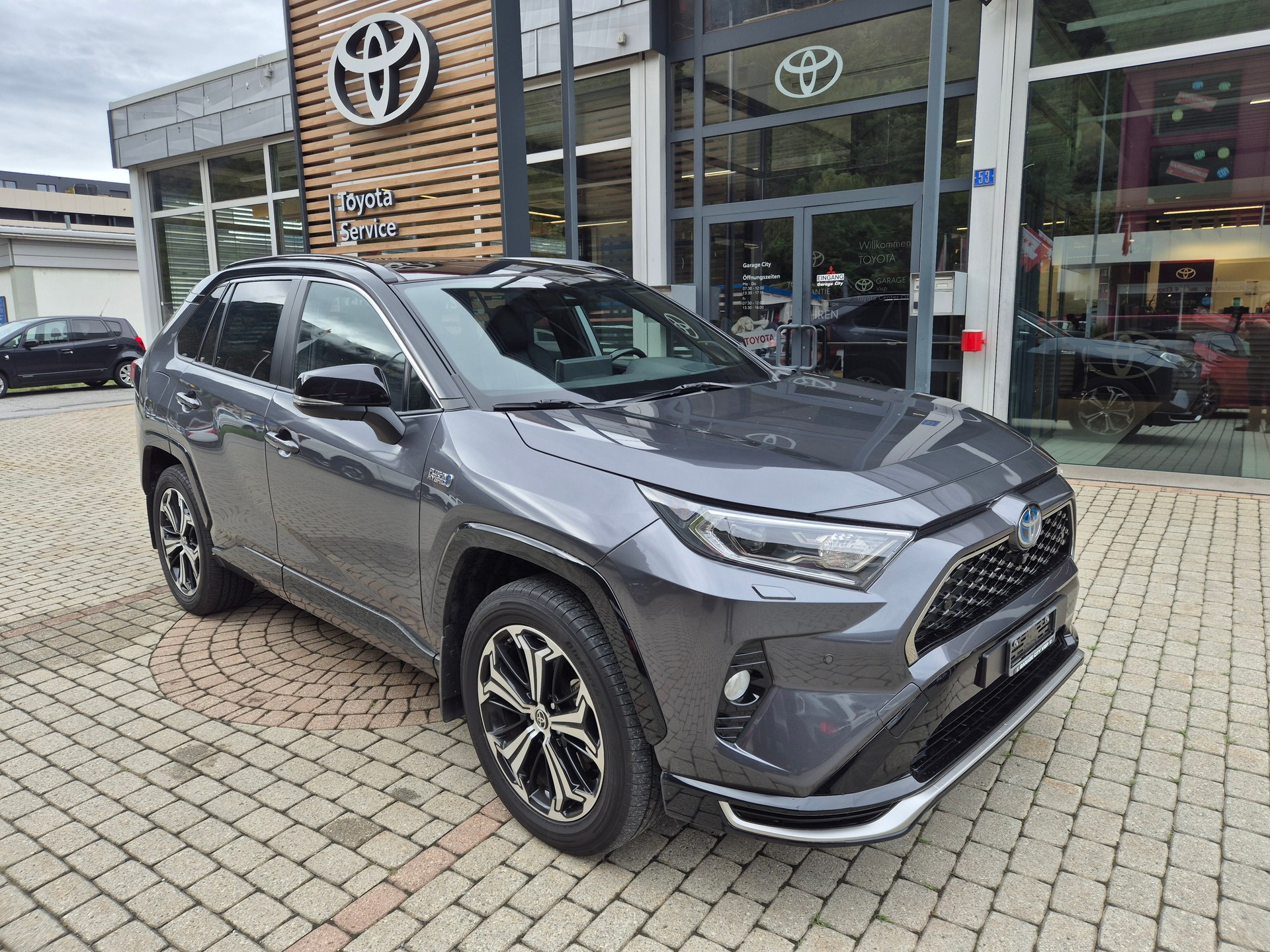 TOYOTA RAV-4 2.5 PHEV Platinum e-CVT 4WD-image-1
