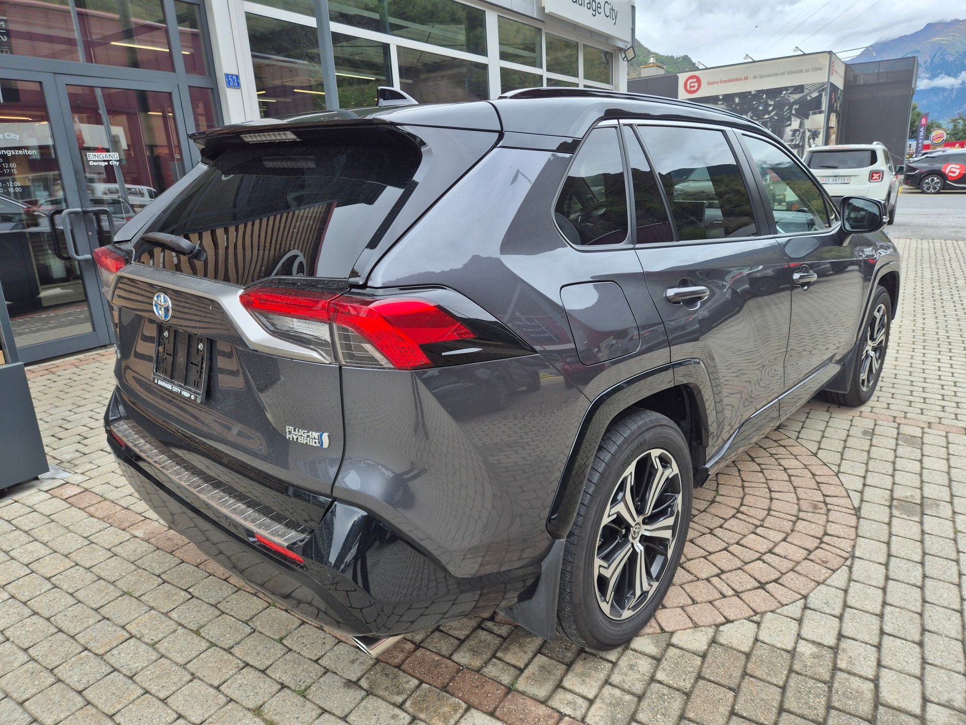 TOYOTA RAV-4 2.5 PHEV Platinum e-CVT 4WD-image-2