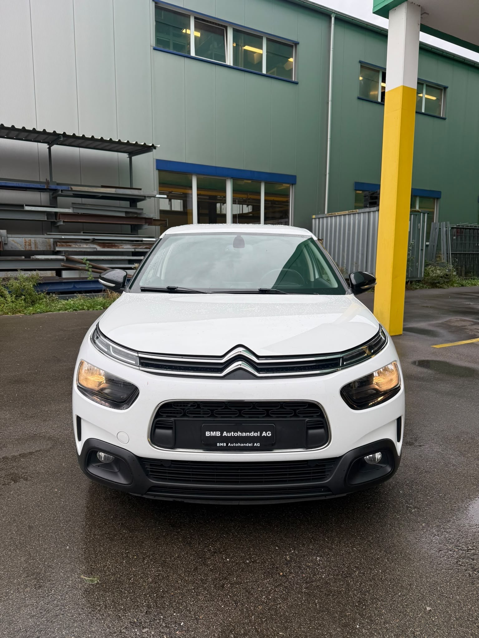 CITROEN C4 Cactus 1.2 Pure Tech Shine EAT6-image-1