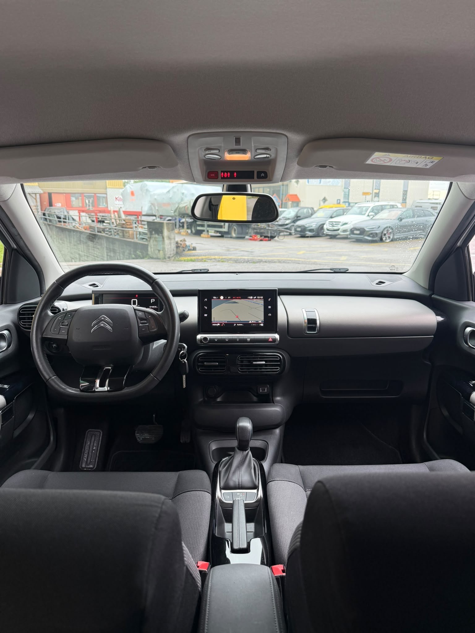CITROEN C4 Cactus 1.2 Pure Tech Shine EAT6-image-9