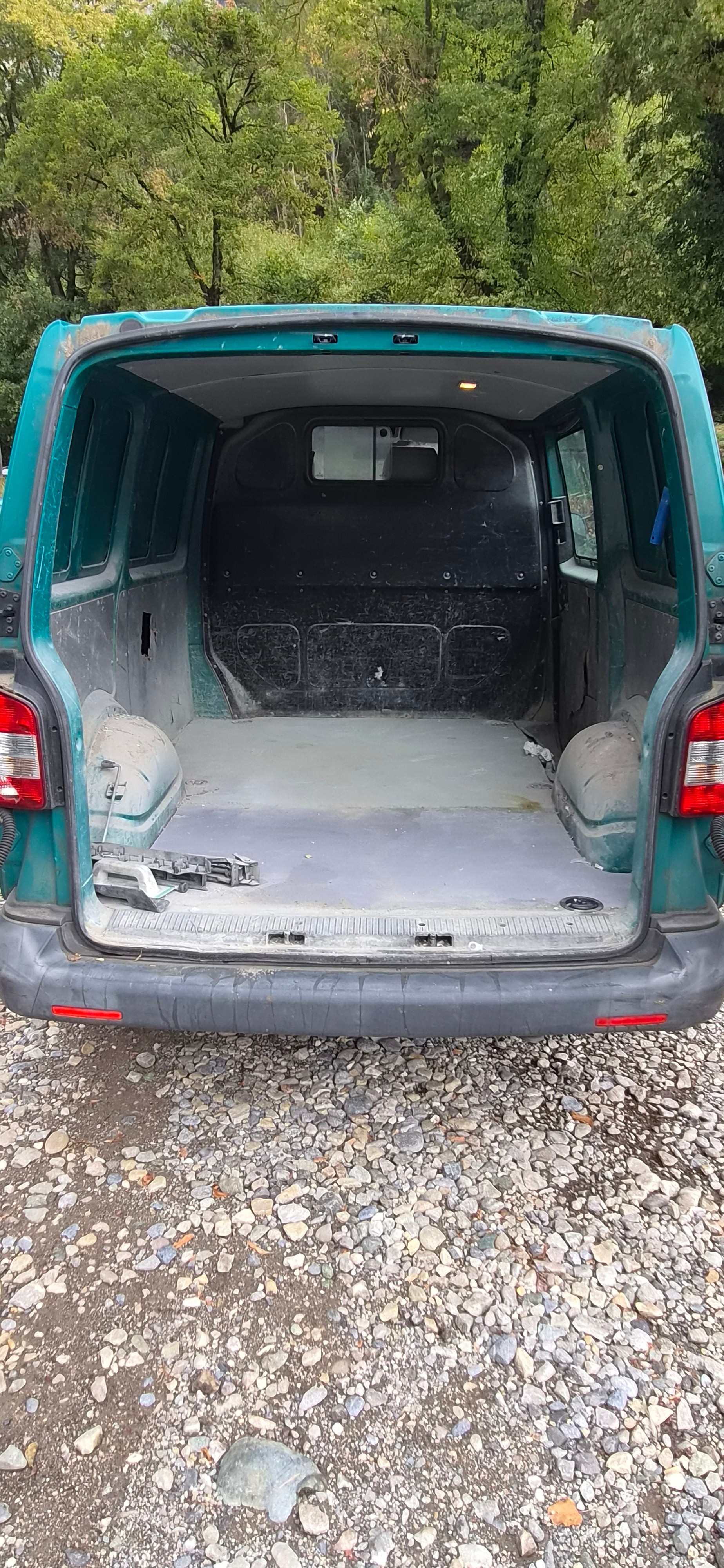 VW T5 2.0 TDI-image-9