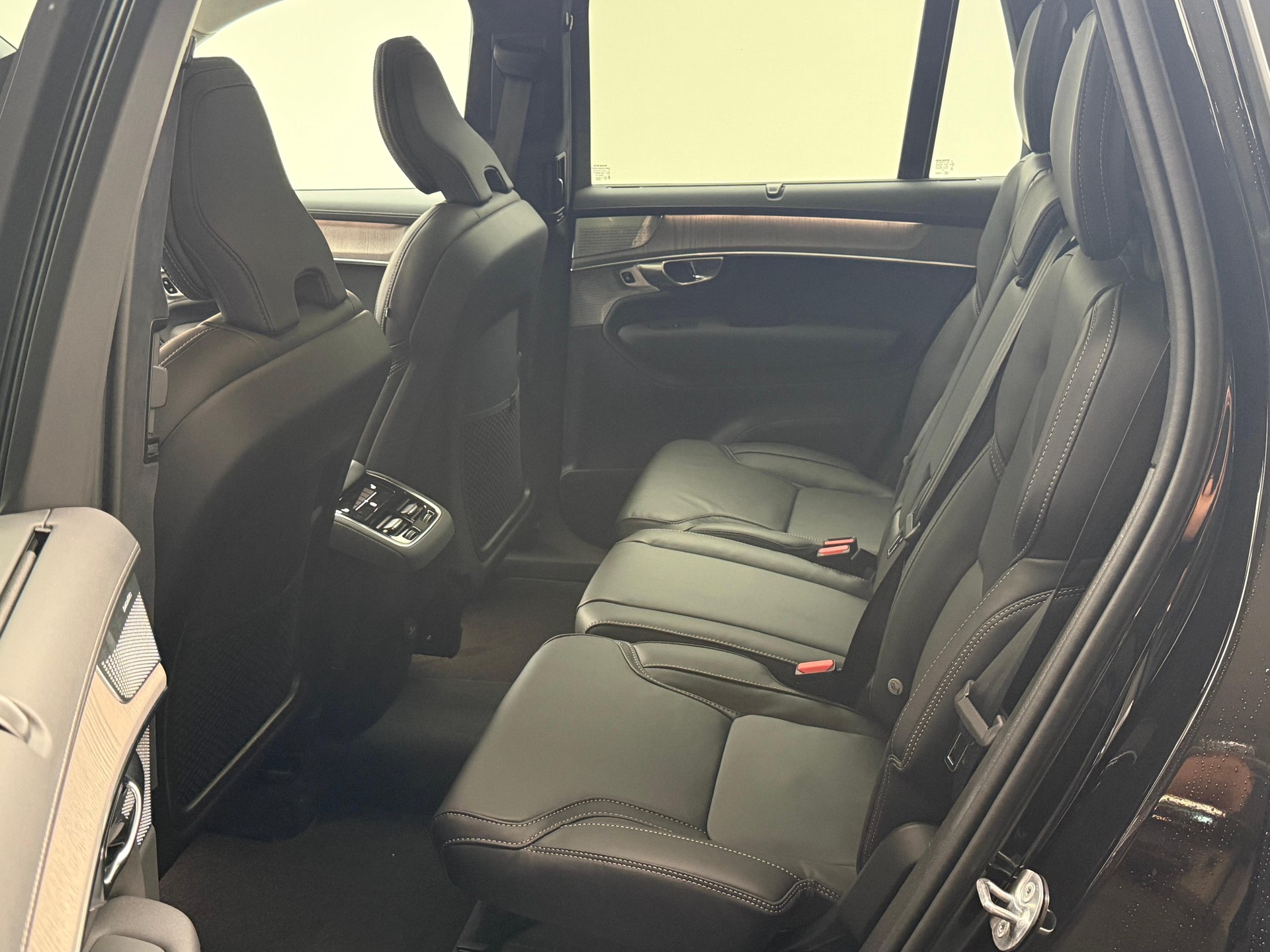 VOLVO XC90 2.0 B5 MH Black Edition AWD-image-13