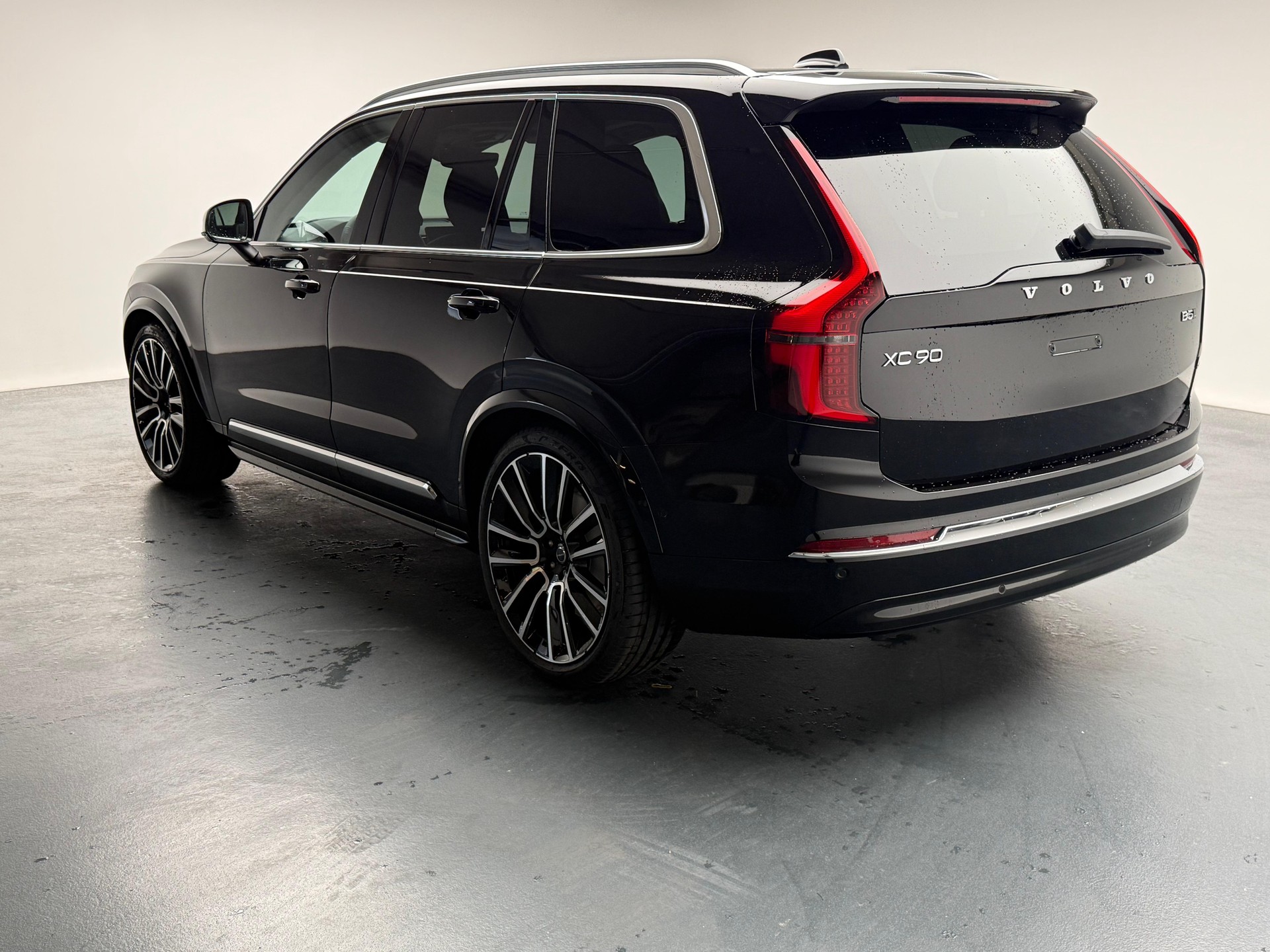 VOLVO XC90 2.0 B5 MH Black Edition AWD-image-10