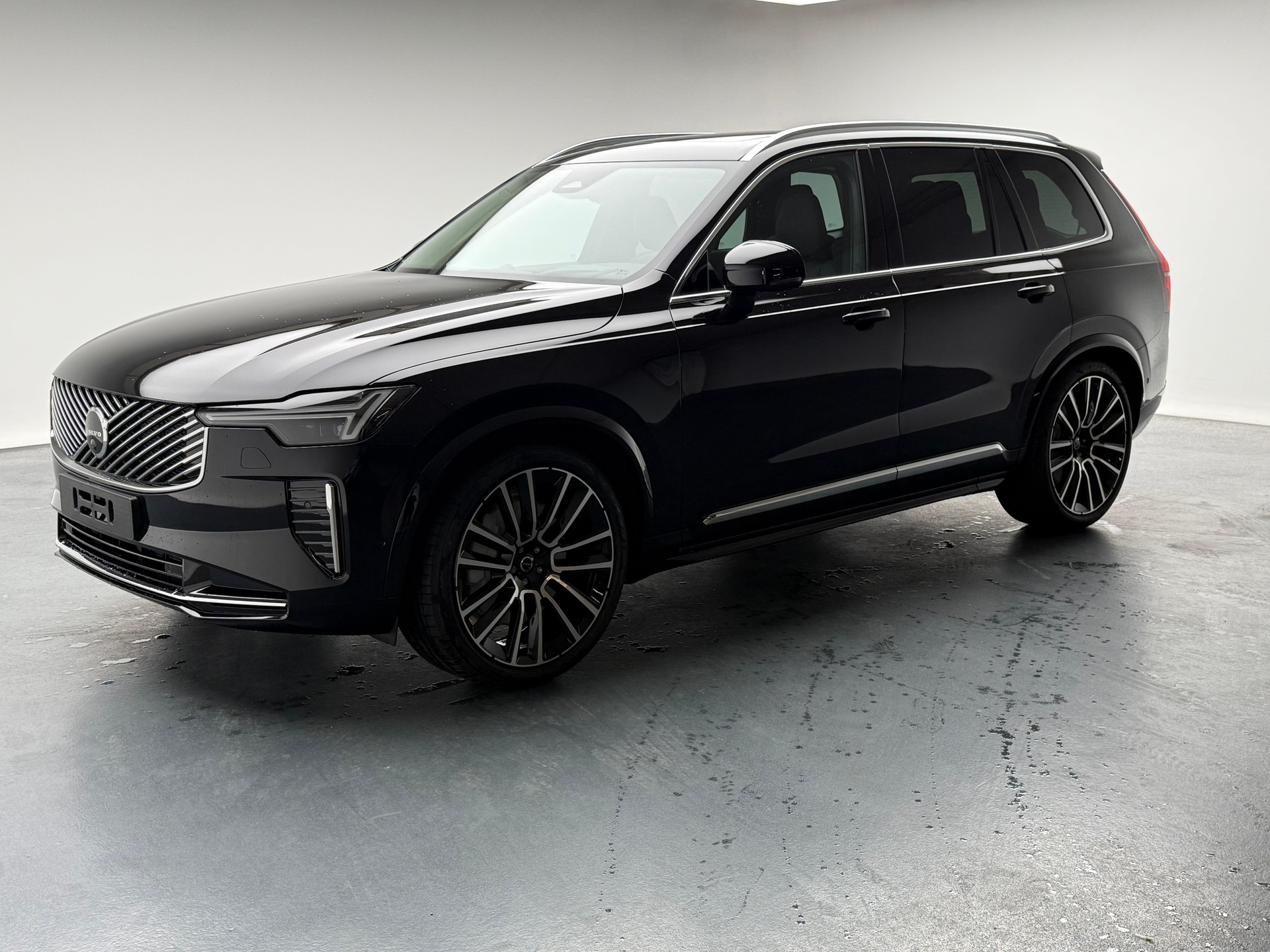 VOLVO XC90 2.0 B5 MH Black Edition AWD-image-1