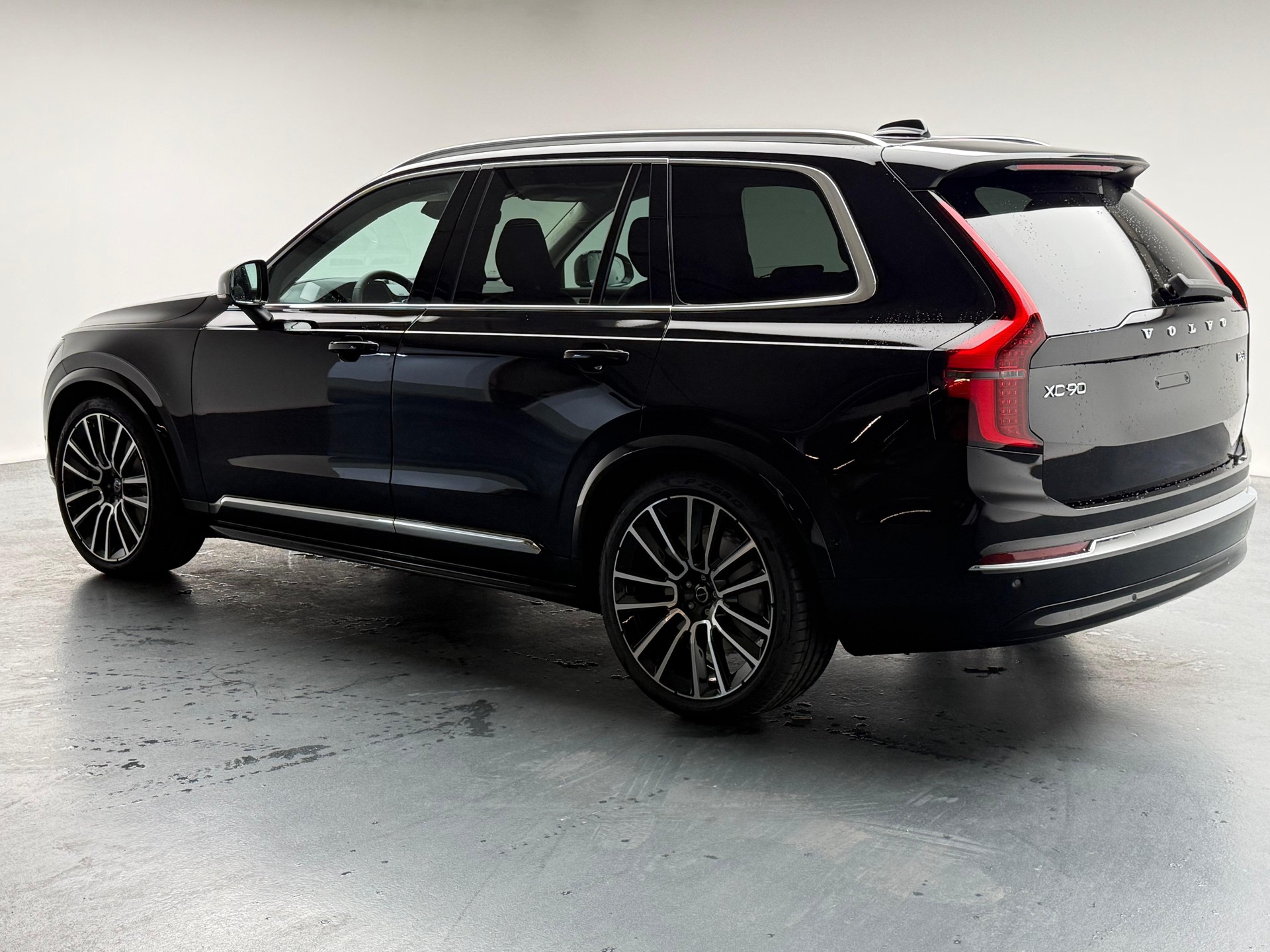 VOLVO XC90 2.0 B5 MH Black Edition AWD-image-9