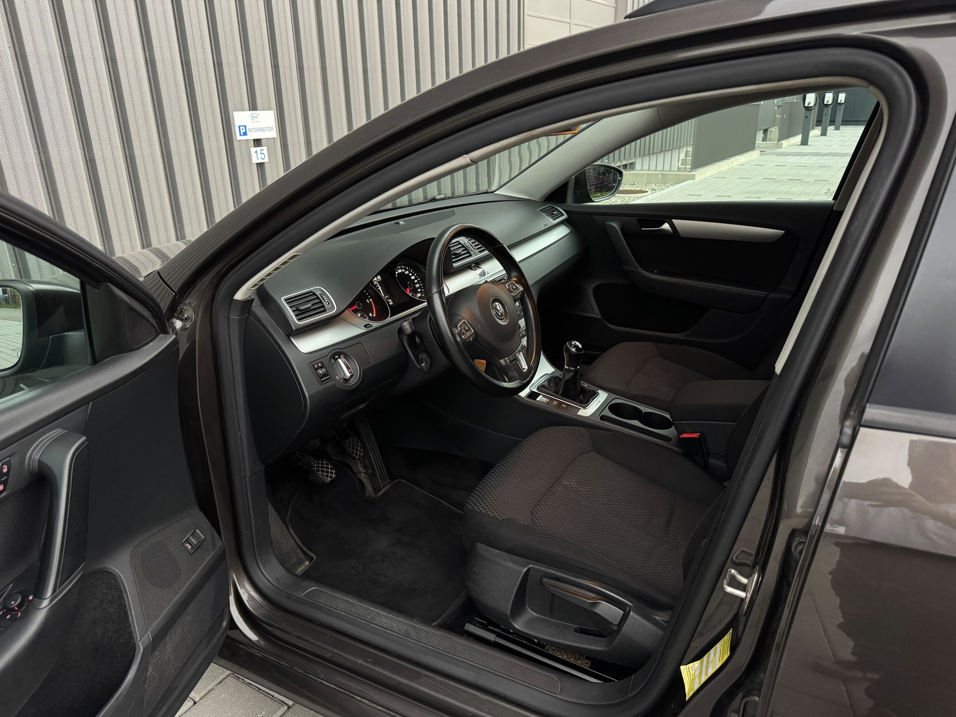 VW Passat Variant 2.0 TDI BMT Trendline 4M-image-13