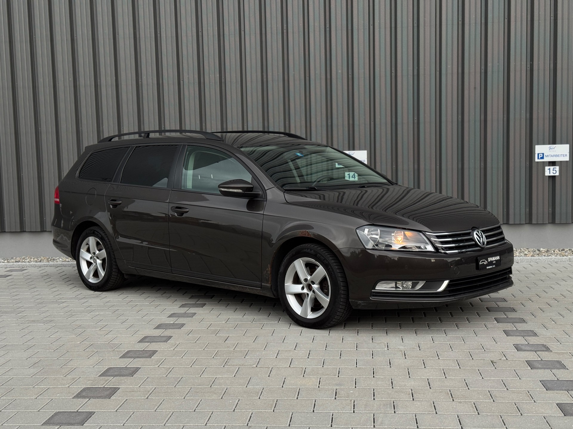 VW Passat Variant 2.0 TDI BMT Trendline 4M-image-10