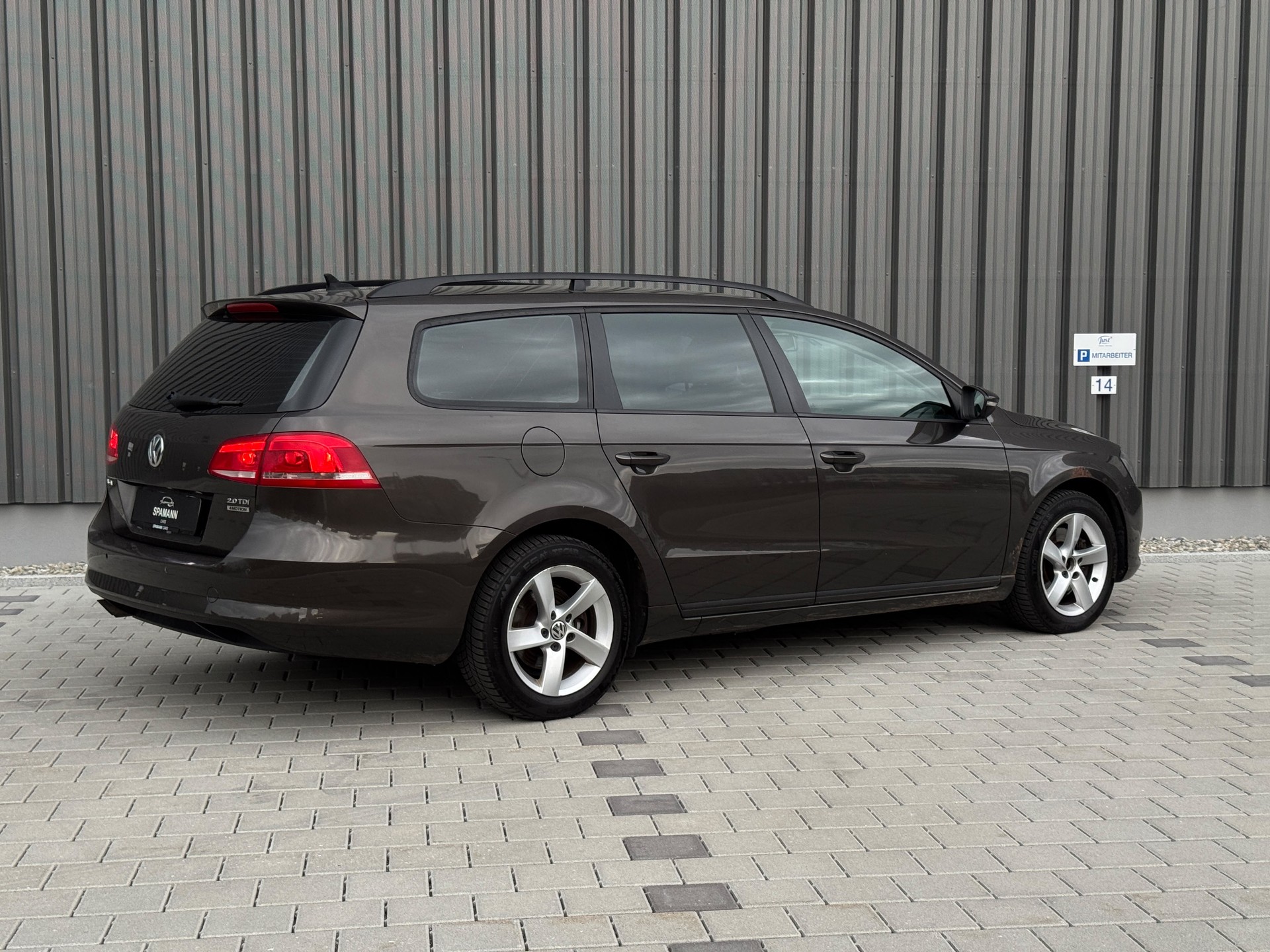 VW Passat Variant 2.0 TDI BMT Trendline 4M-image-7