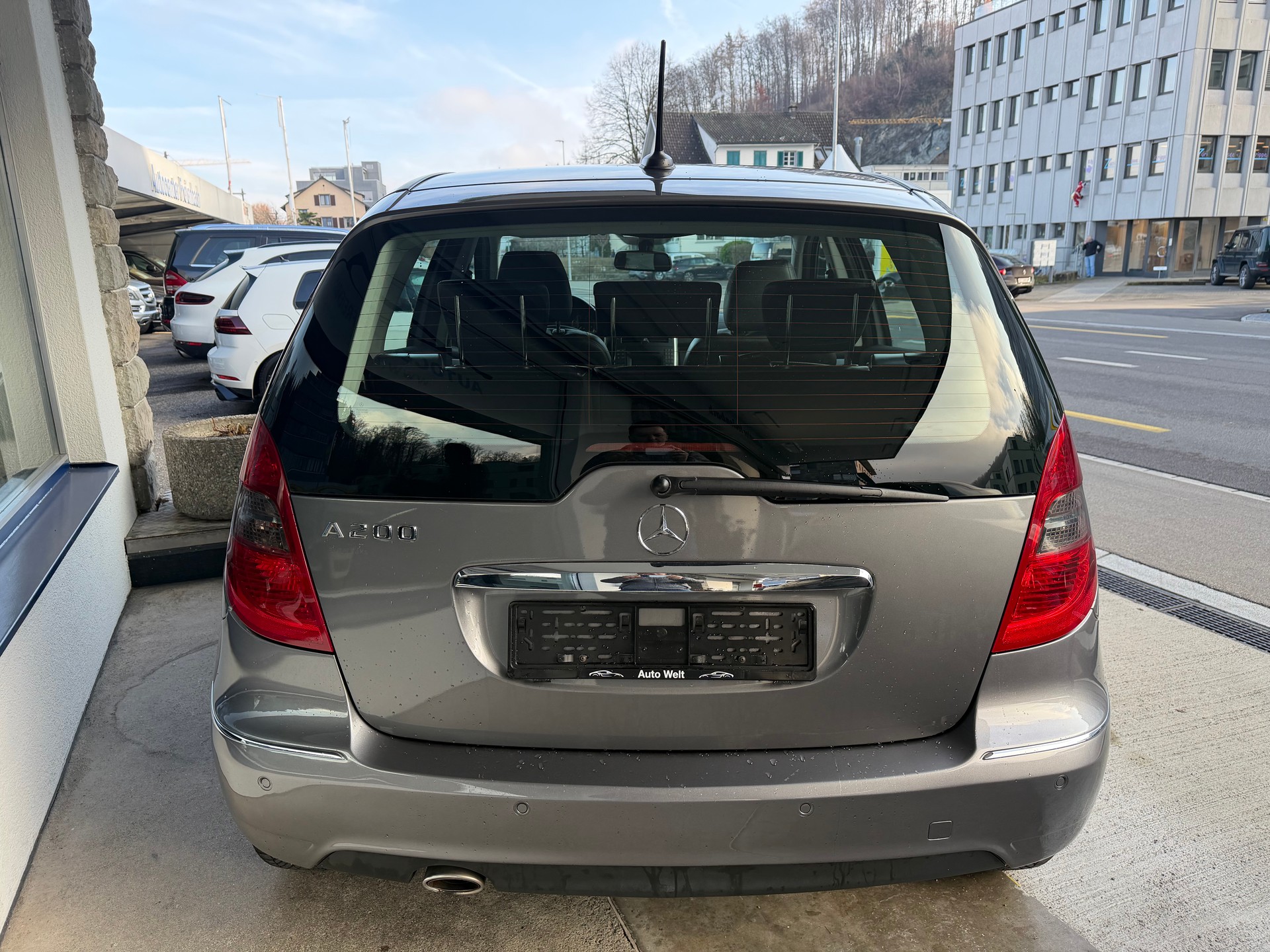 MERCEDES-BENZ A 200 Avantgarde Autotronic-image-4