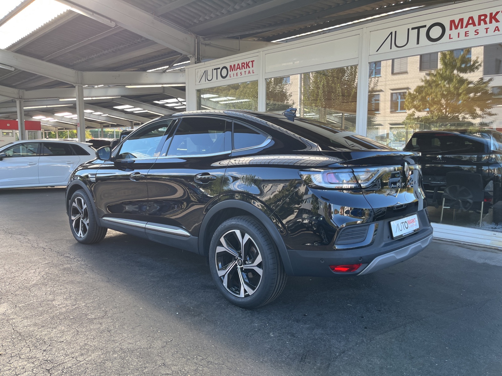 RENAULT Arkana 1.6 E-Tech Techno-showroom-element-2