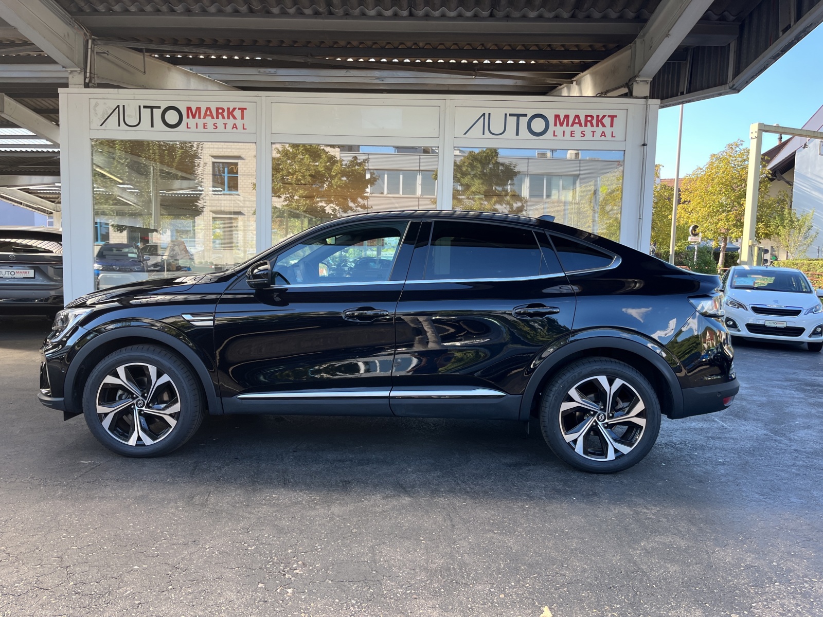 RENAULT Arkana 1.6 E-Tech Techno-showroom-element-1
