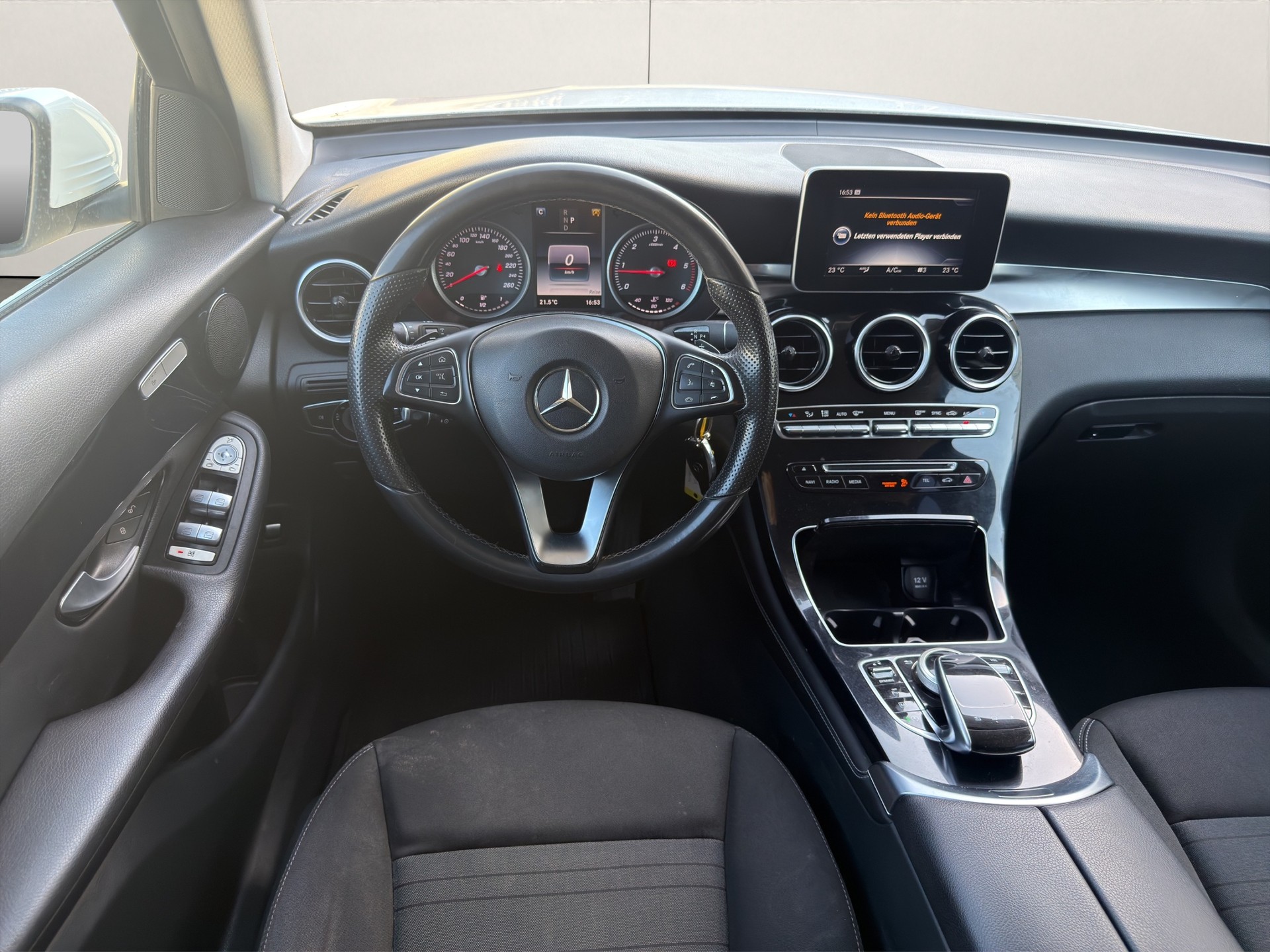 MERCEDES-BENZ GLC 220 d 4Matic 9G-Tronic-image-9