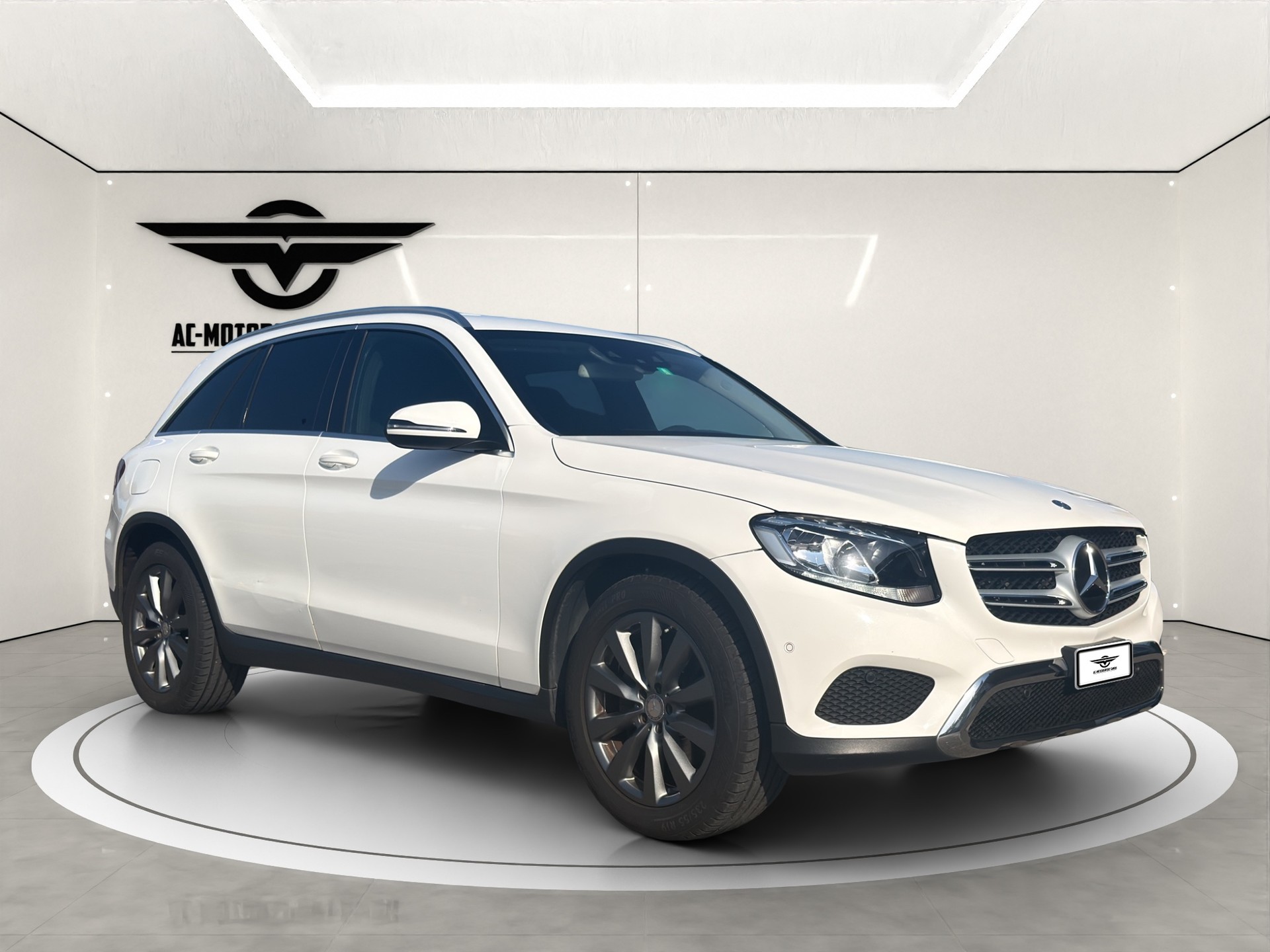 MERCEDES-BENZ GLC 220 d 4Matic 9G-Tronic-image-3