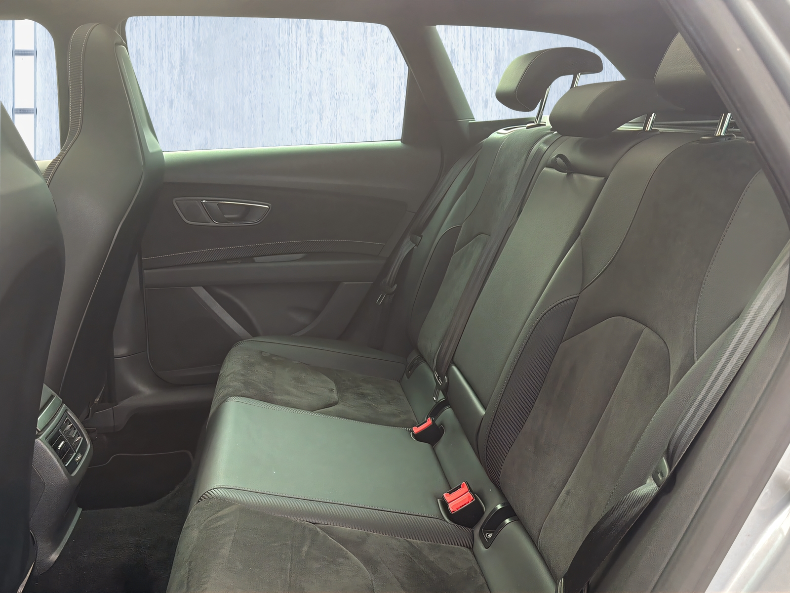 SEAT Leon ST 2.0 TSI Cupra 300 4 Drive DSG-image-16