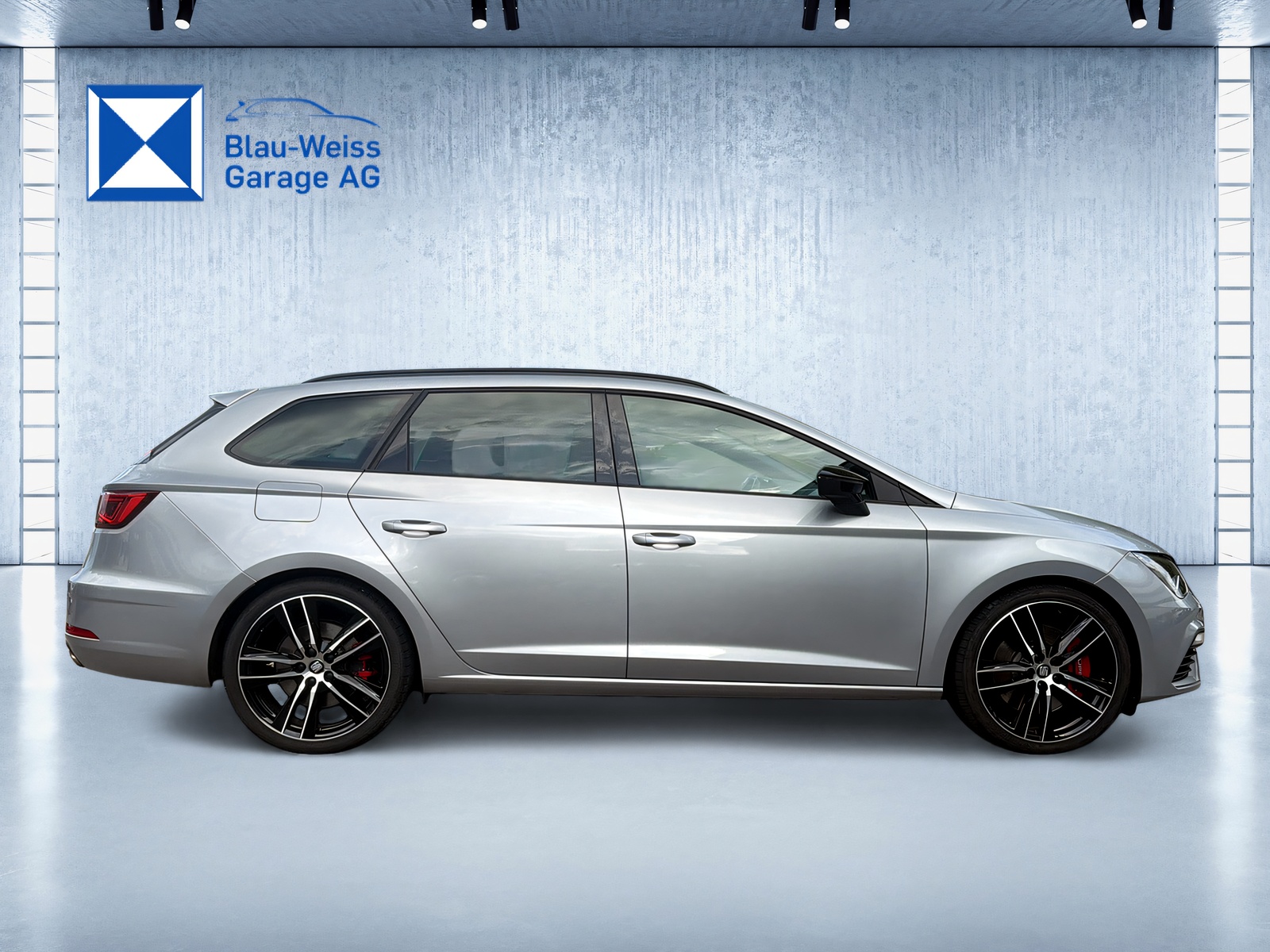SEAT Leon ST 2.0 TSI Cupra 300 4 Drive DSG-image-3