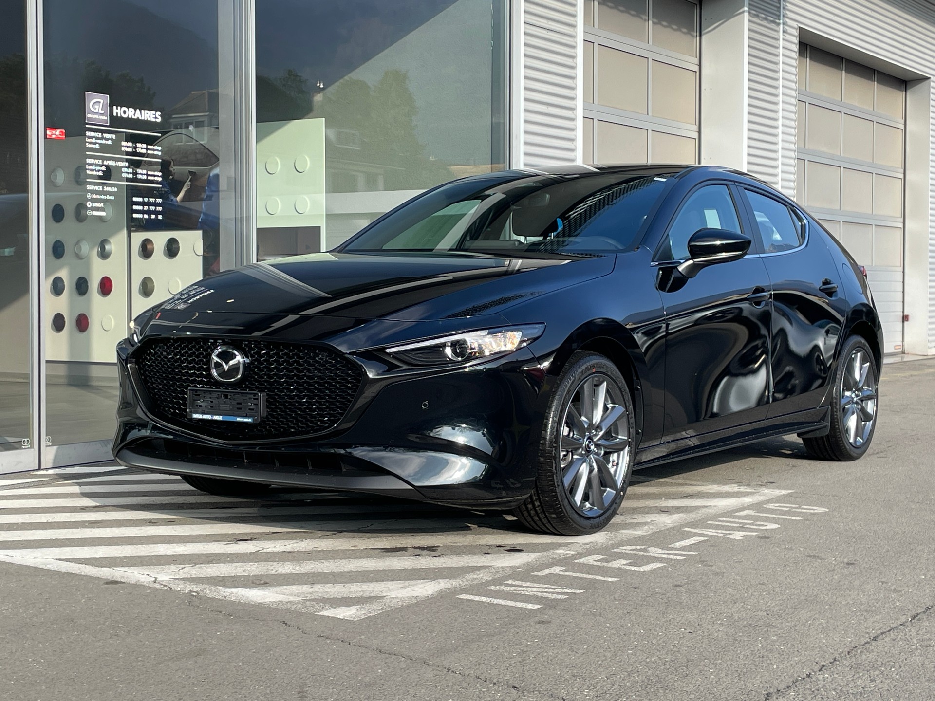 MAZDA 3 Hatchback SKYACTIV-G M Hybrid 140 Centre Line Automat-image-0
