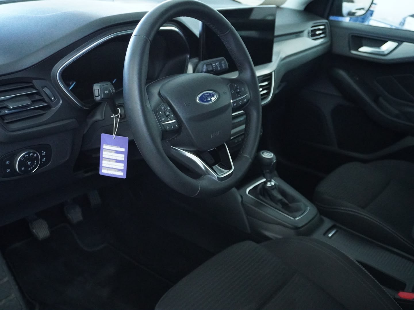 FORD Focus 1.0 MHEV Titanium-image-2
