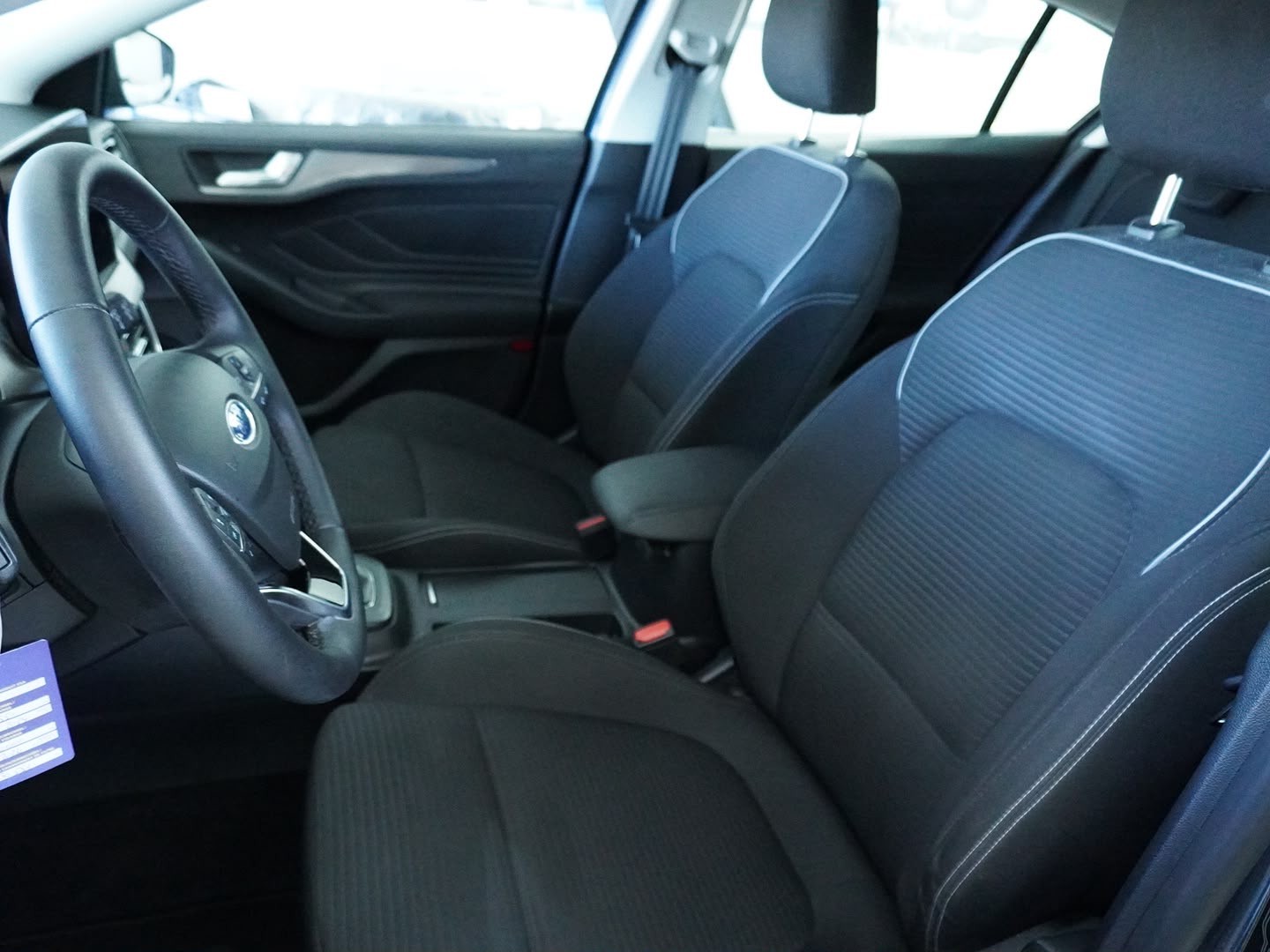 FORD Focus 1.0 MHEV Titanium-image-3