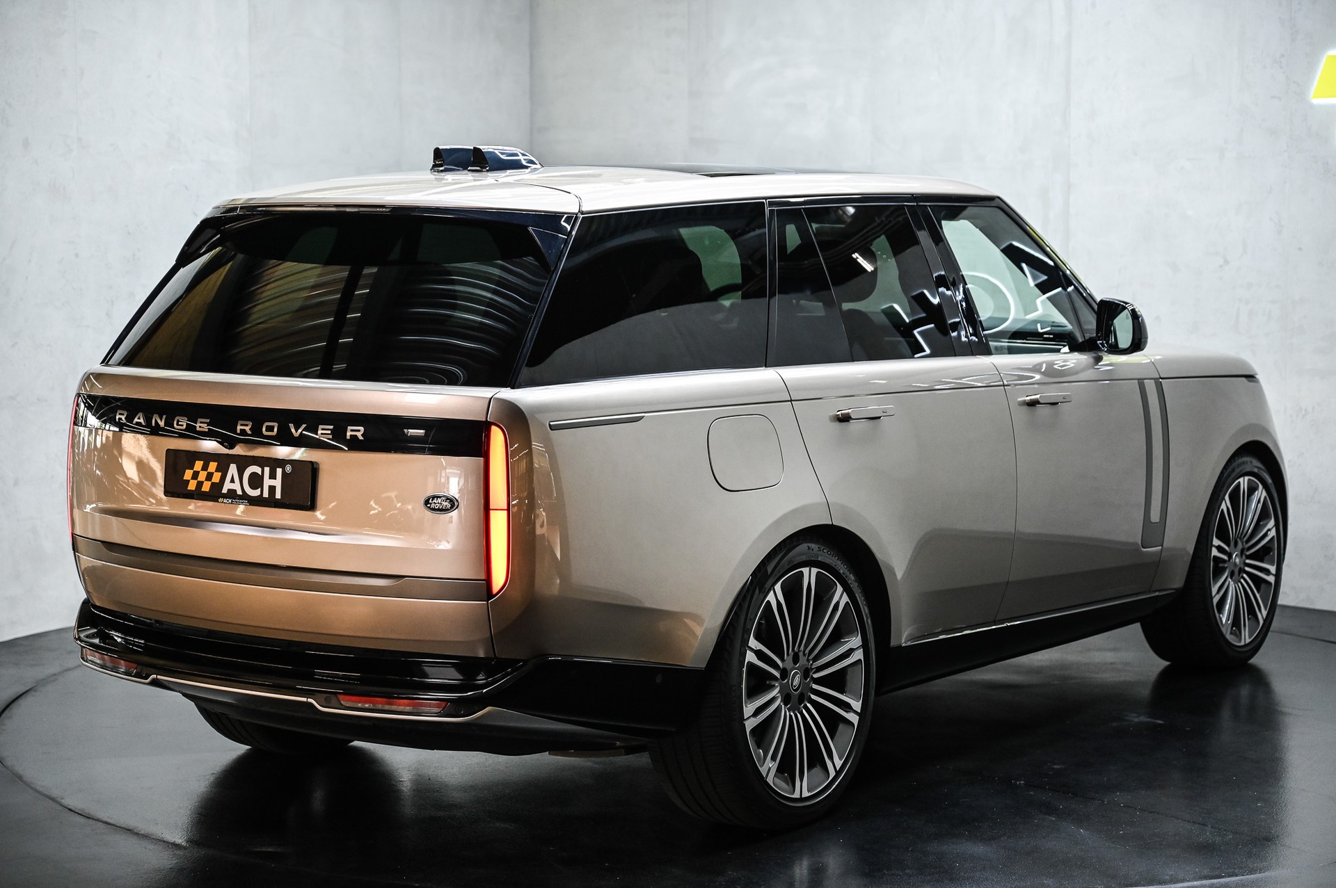 LAND ROVER Range Rover 3.0 TD6 350 HSE-image-8