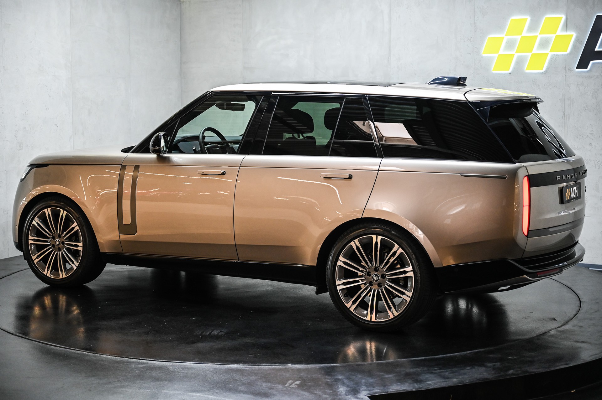 LAND ROVER Range Rover 3.0 TD6 350 HSE-image-5