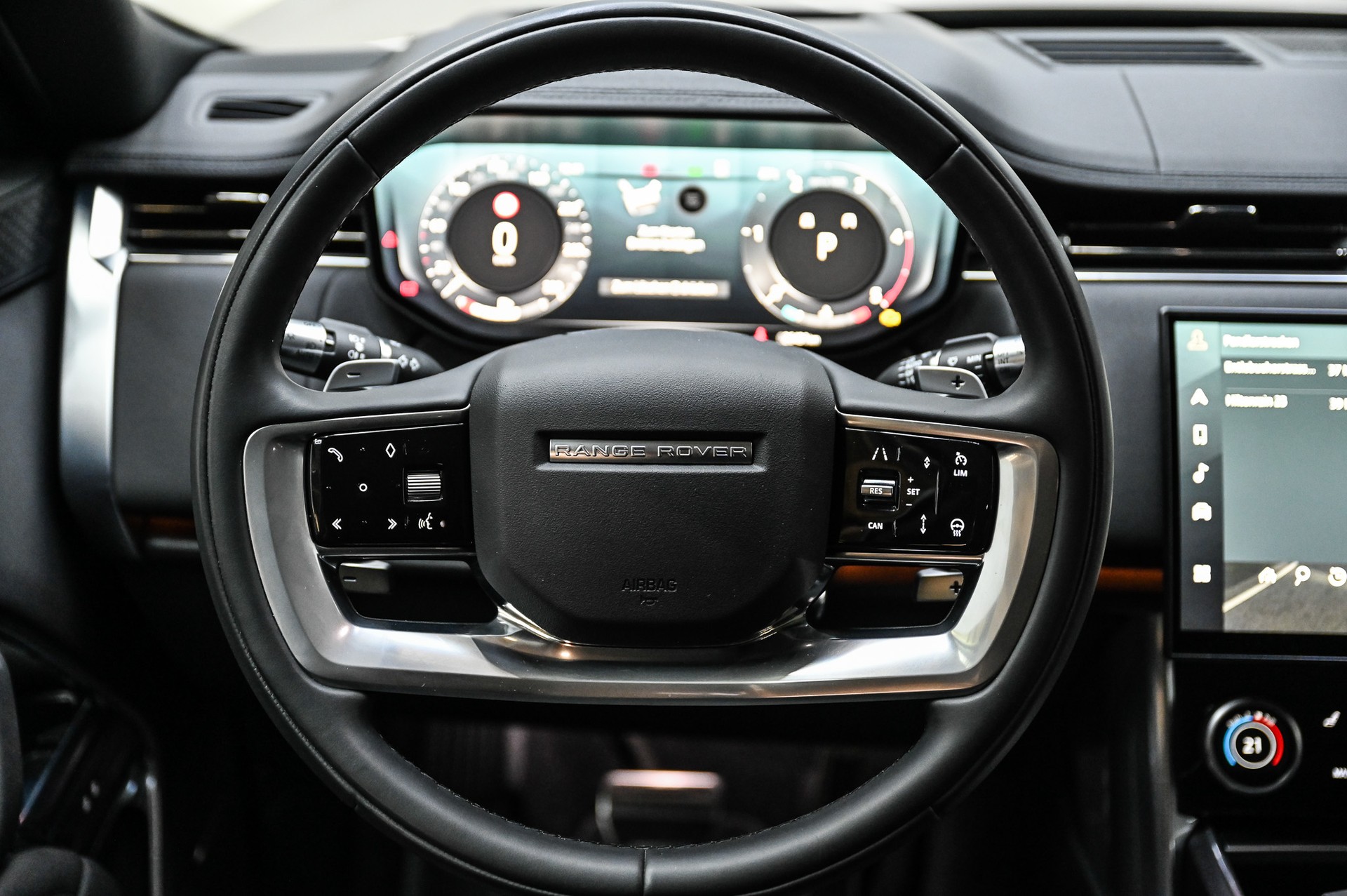 LAND ROVER Range Rover 3.0 TD6 350 HSE-image-21