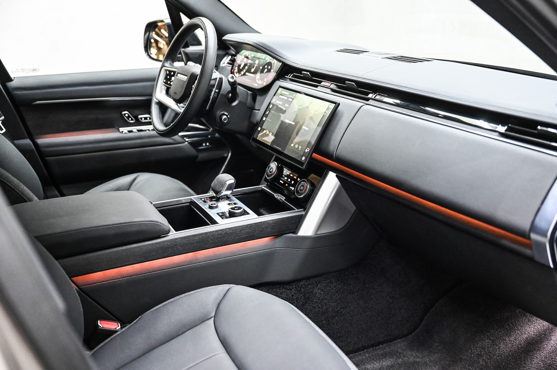 LAND ROVER Range Rover 3.0 TD6 350 HSE-image-17