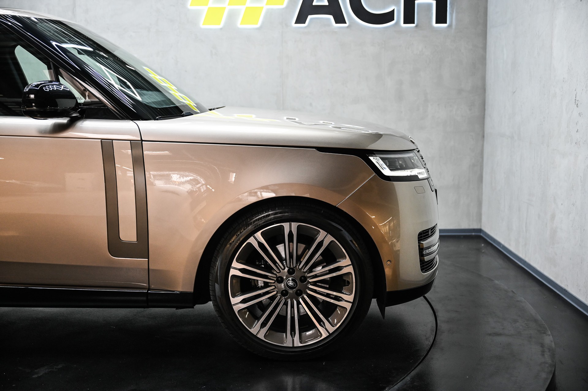 LAND ROVER Range Rover 3.0 TD6 350 HSE-image-12