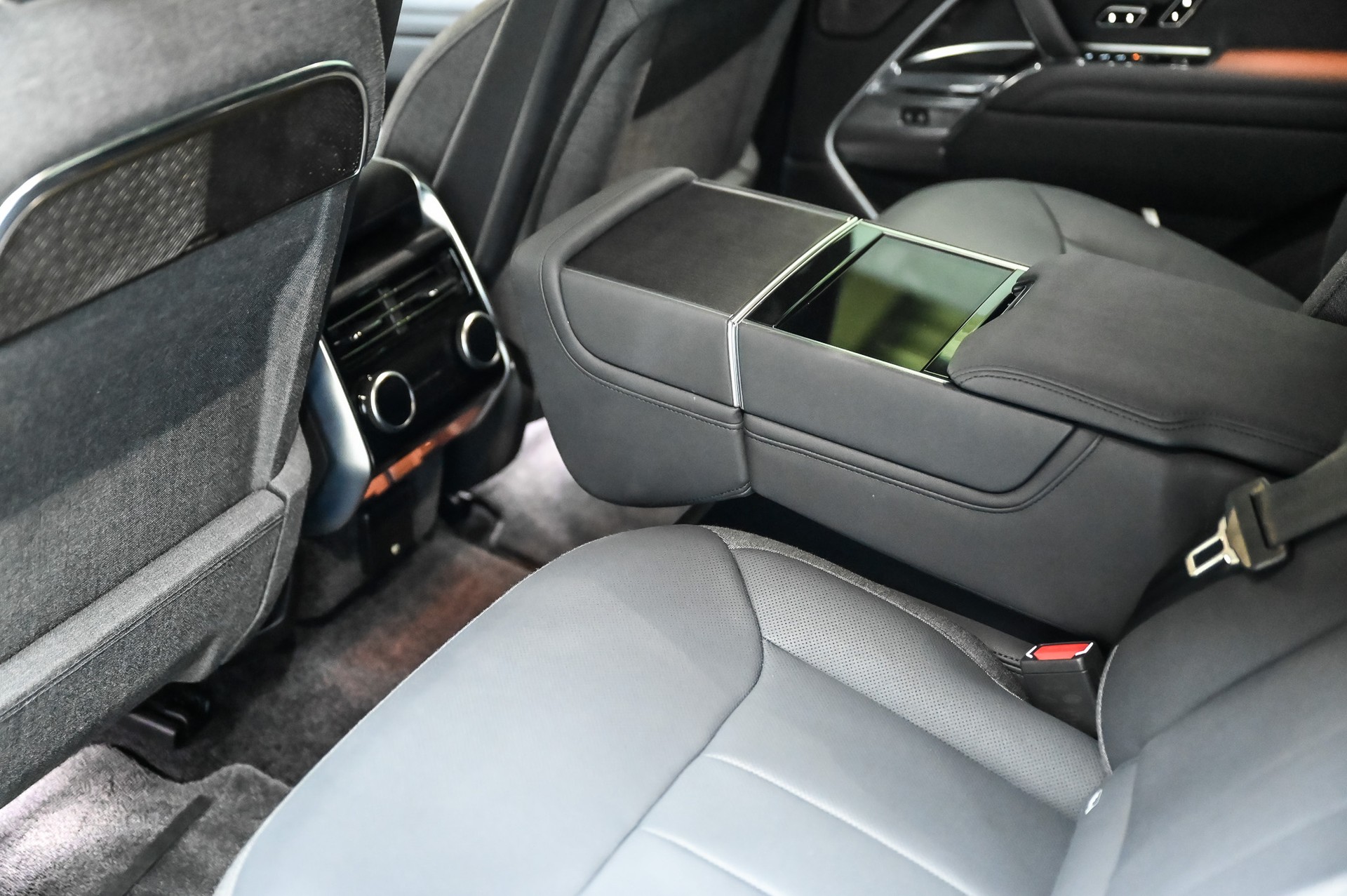 LAND ROVER Range Rover 3.0 TD6 350 HSE-image-36