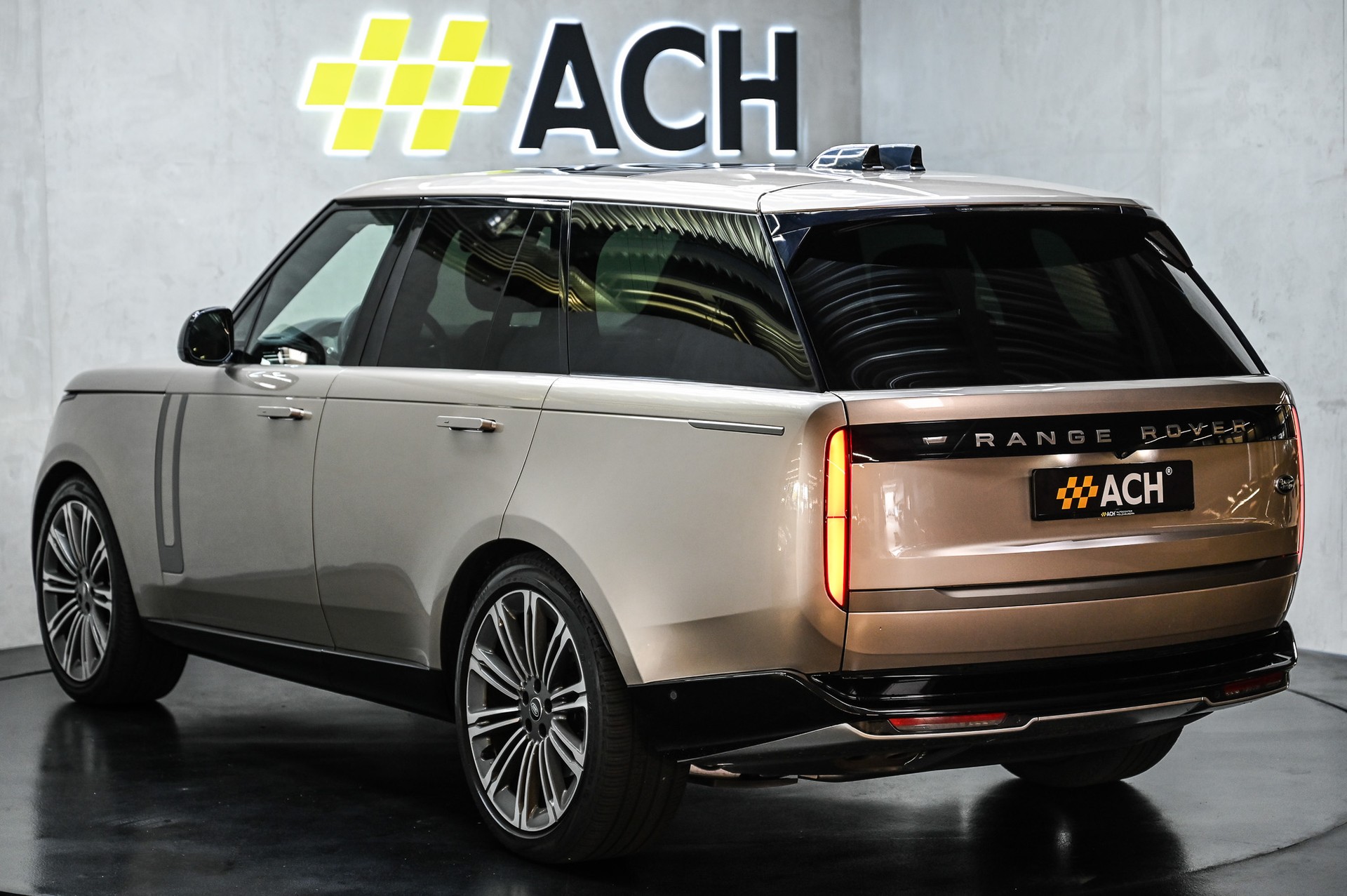 LAND ROVER Range Rover 3.0 TD6 350 HSE-image-6