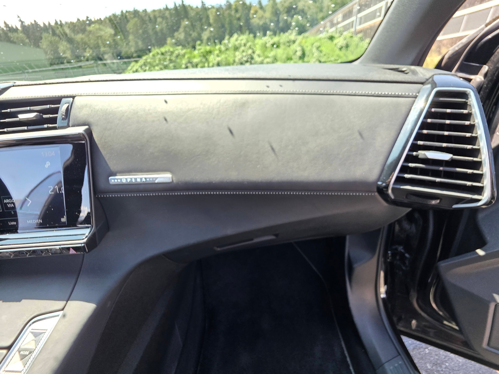 DS AUTOMOBILES 1.6i STT Ausstattungslinie Opera-image-11