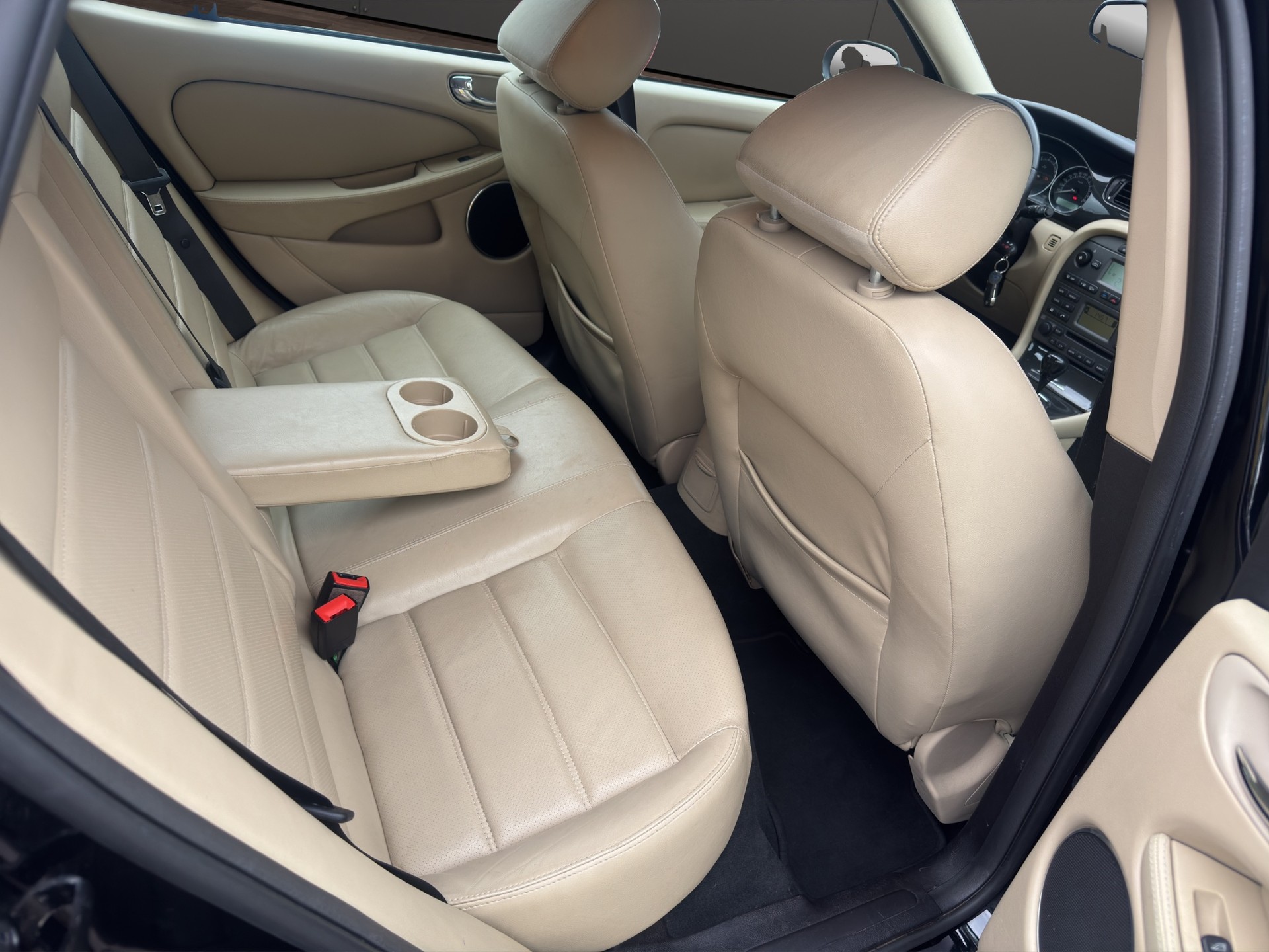 JAGUAR X-Type Estate 2.5 V6 Traction4 Cl. Anniv. Pack Aut.-image-15