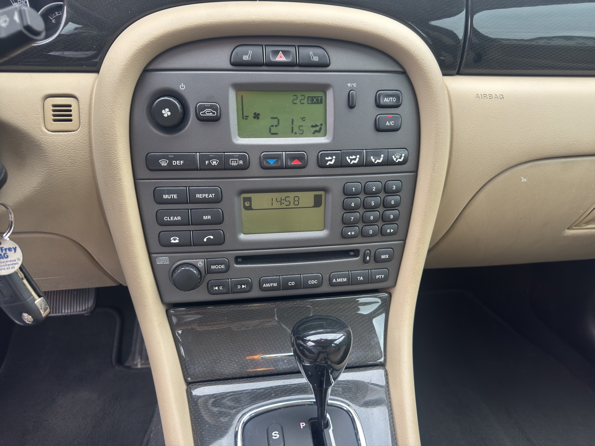 JAGUAR X-Type Estate 2.5 V6 Traction4 Cl. Anniv. Pack Aut.-image-17