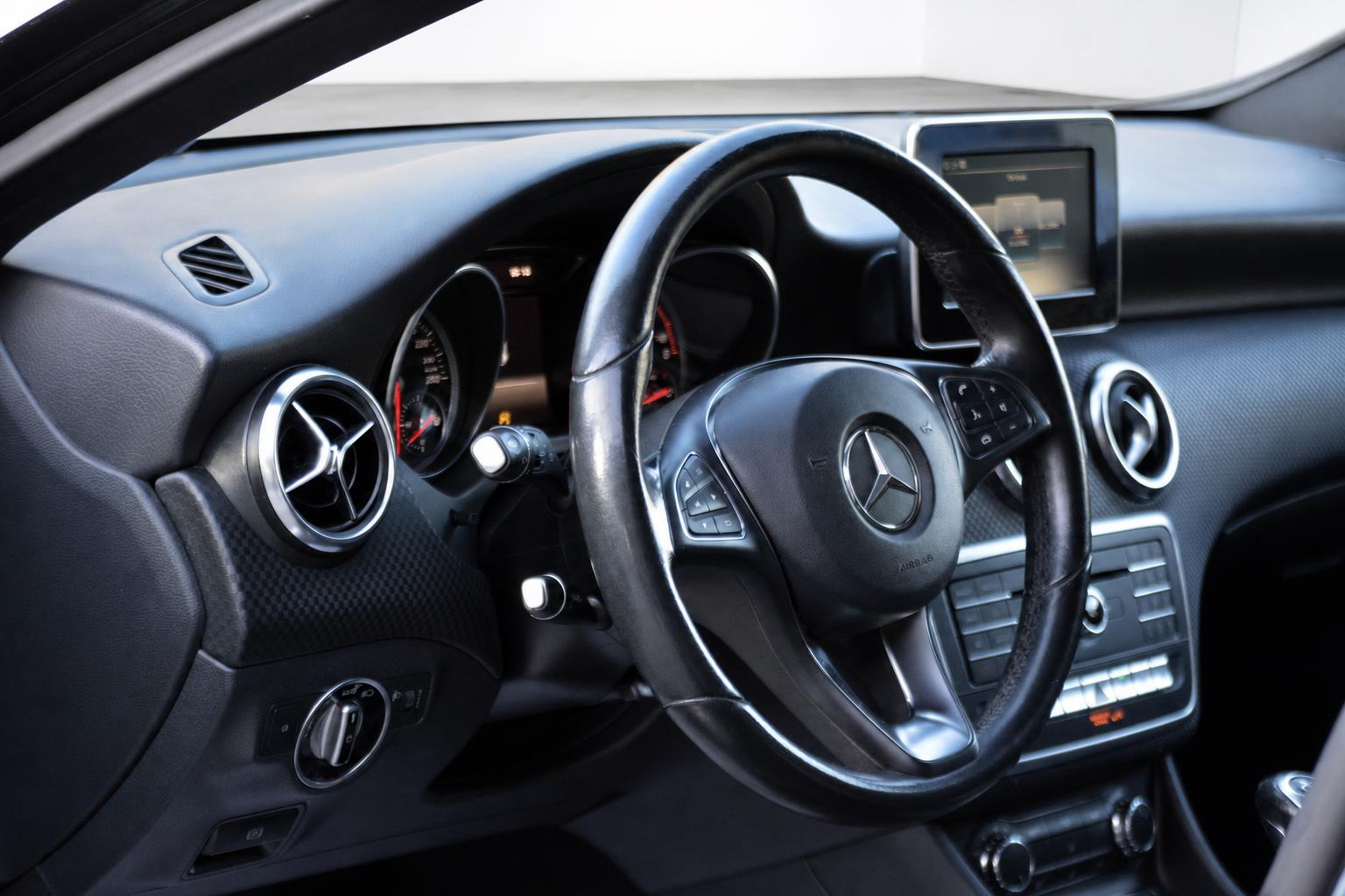 MERCEDES-BENZ A 180 CDI Urban-image-8