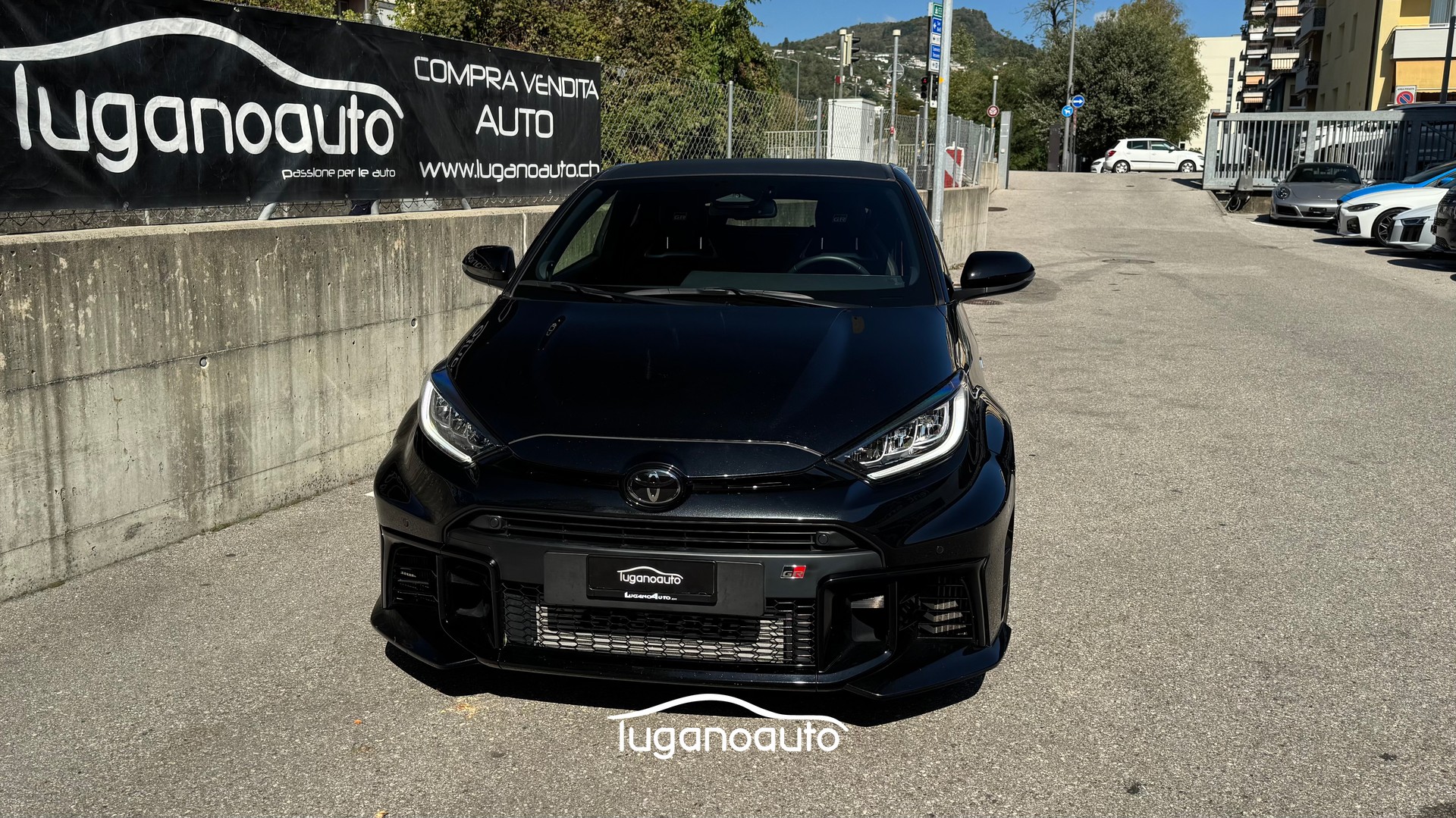TOYOTA Yaris 1.6 GR Sport A-image-1