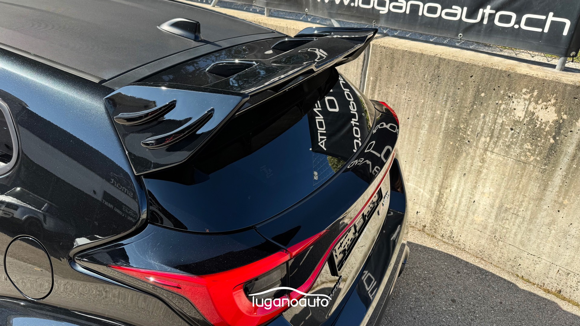 TOYOTA Yaris 1.6 GR Sport A-image-14