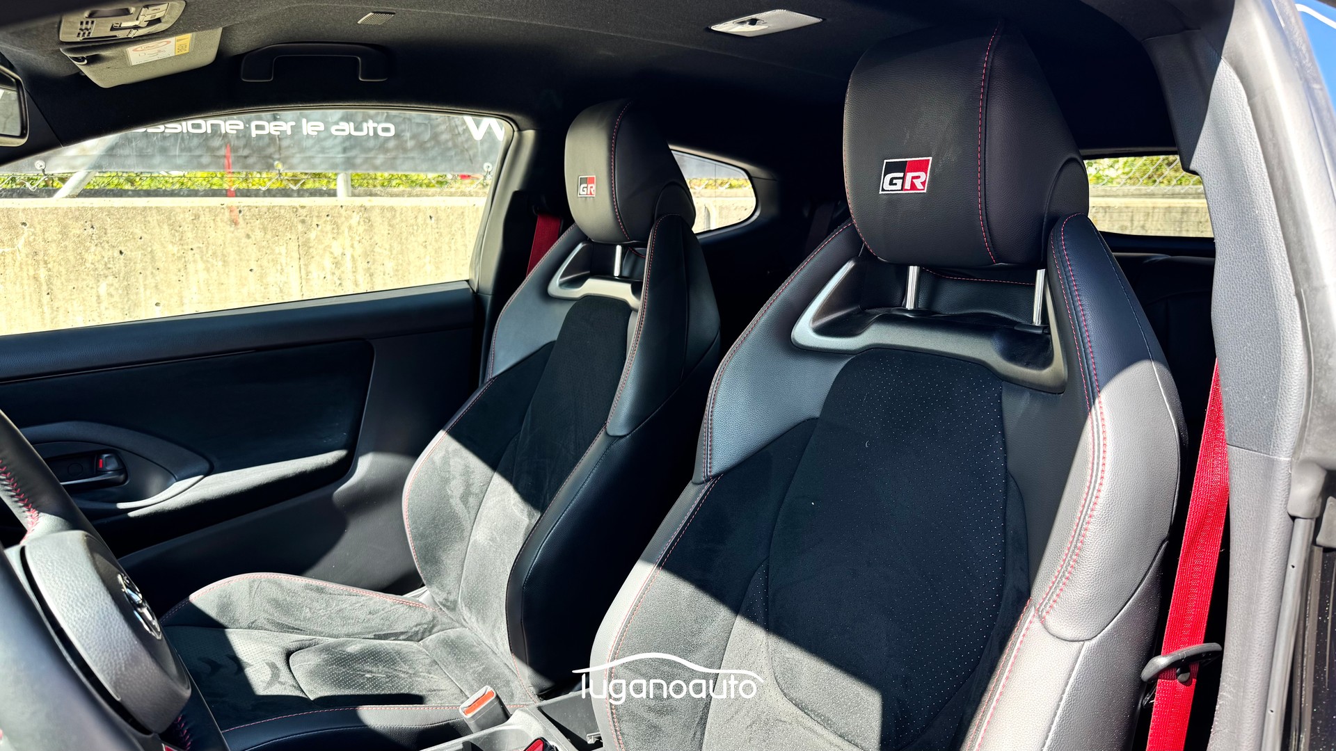 TOYOTA Yaris 1.6 GR Sport A-image-10