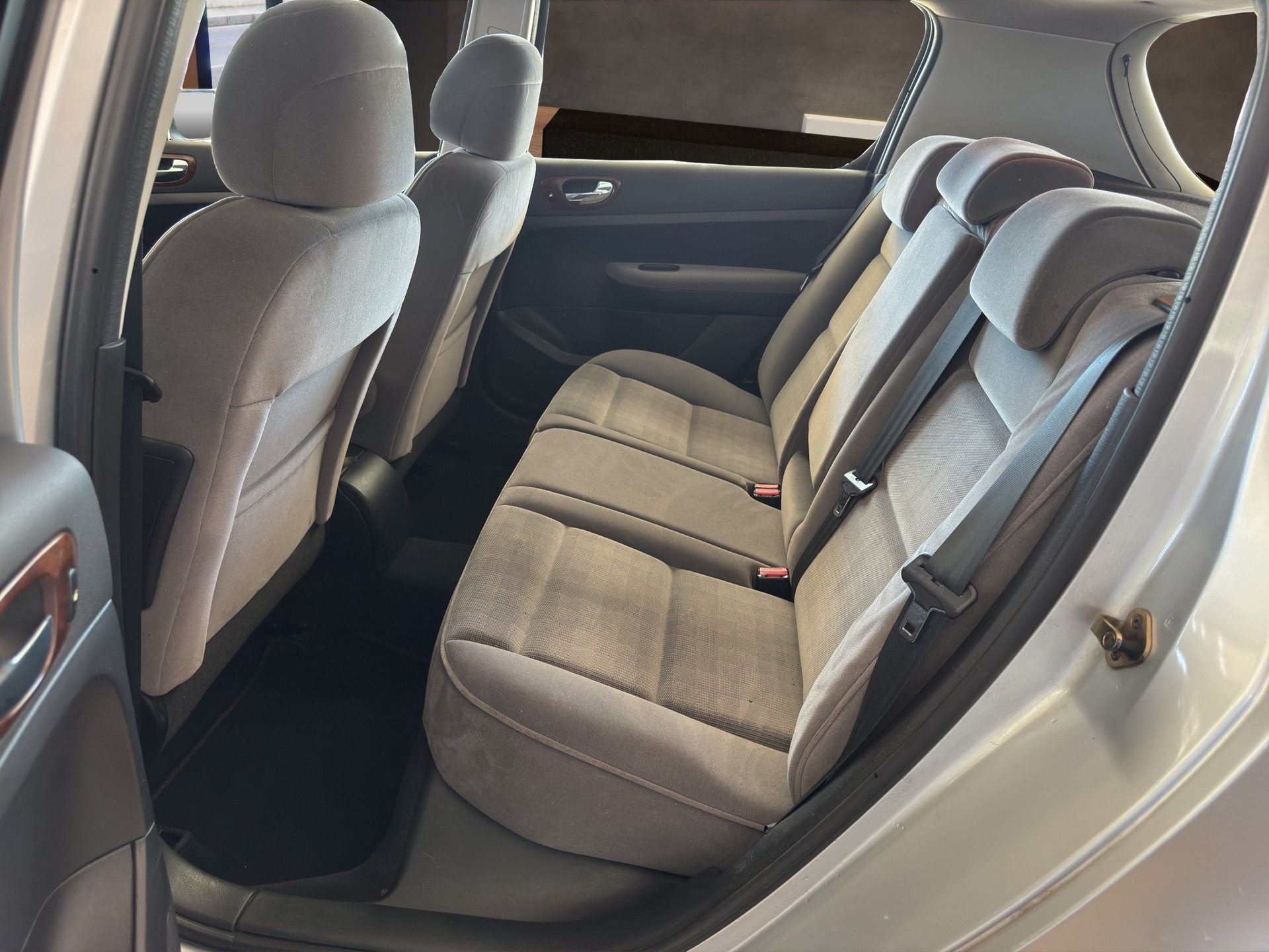 PEUGEOT 307 2.0 16V XS-image-8