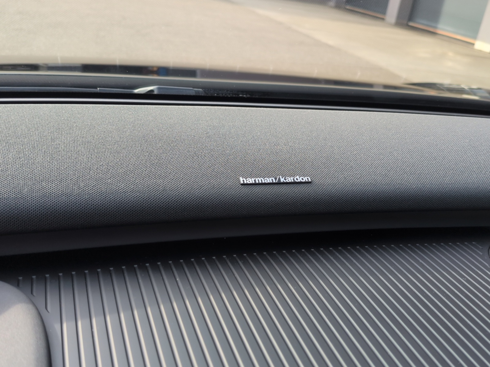 VOLVO EX 30 E60 Twin Ultra Performance AWD-image-18