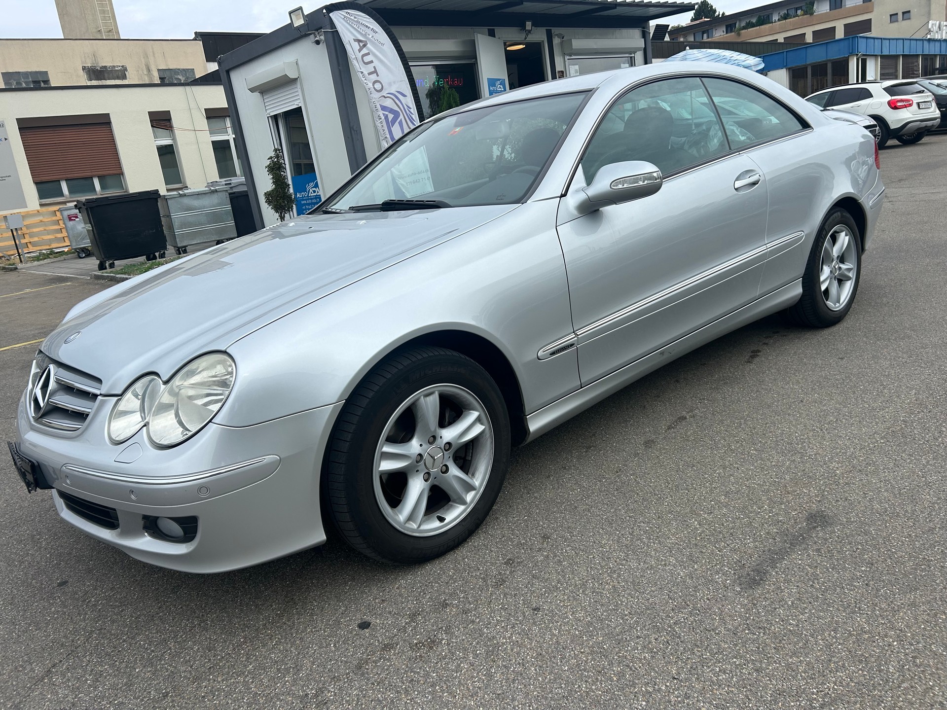 MERCEDES-BENZ CLK 200-image-17