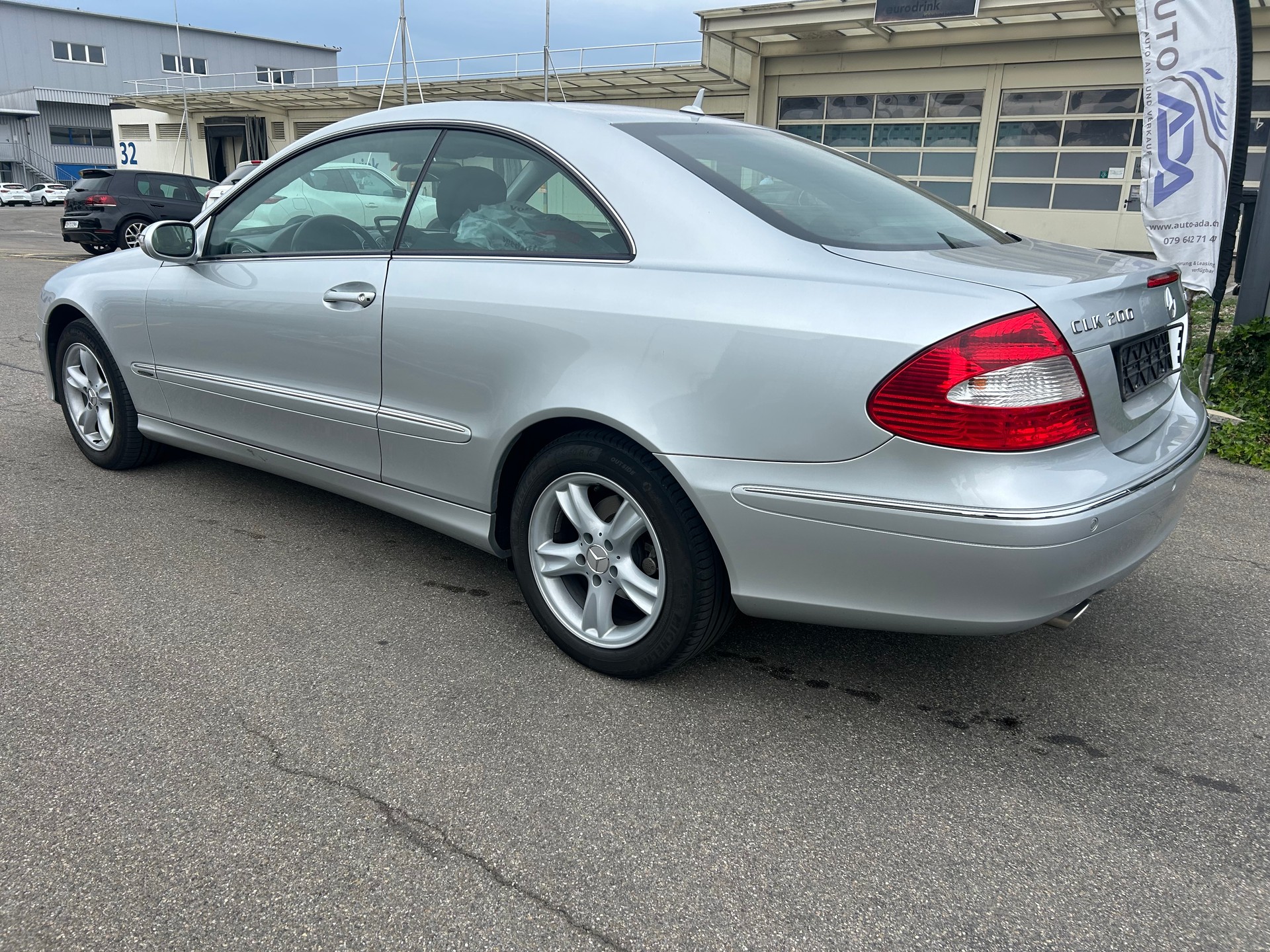 MERCEDES-BENZ CLK 200-image-15